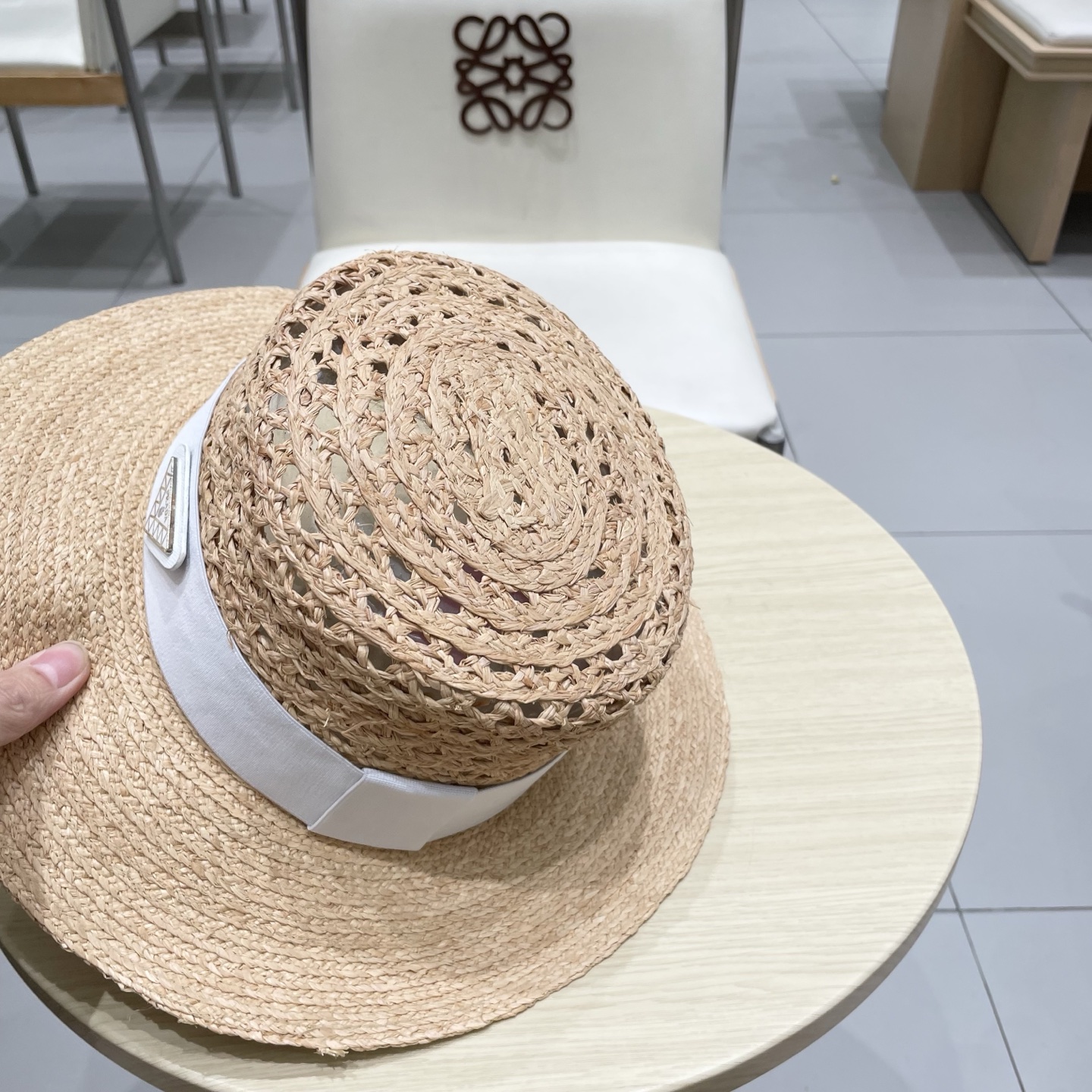 普拉达Prada新款拉菲草镂空草帽 夏天海边首选～明星同款～大牌简约