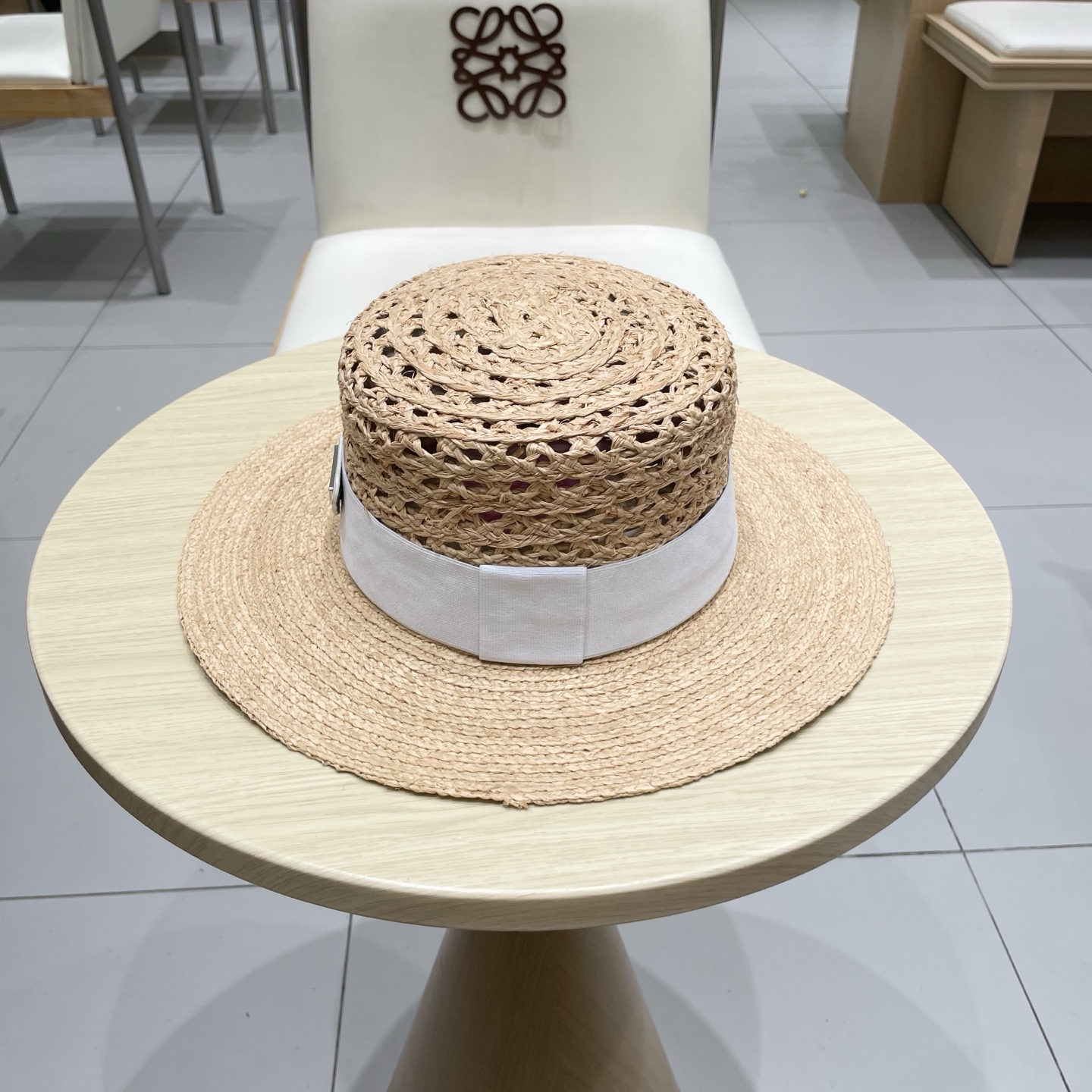 普拉达Prada新款拉菲草镂空草帽 夏天海边首选～明星同款～大牌简约