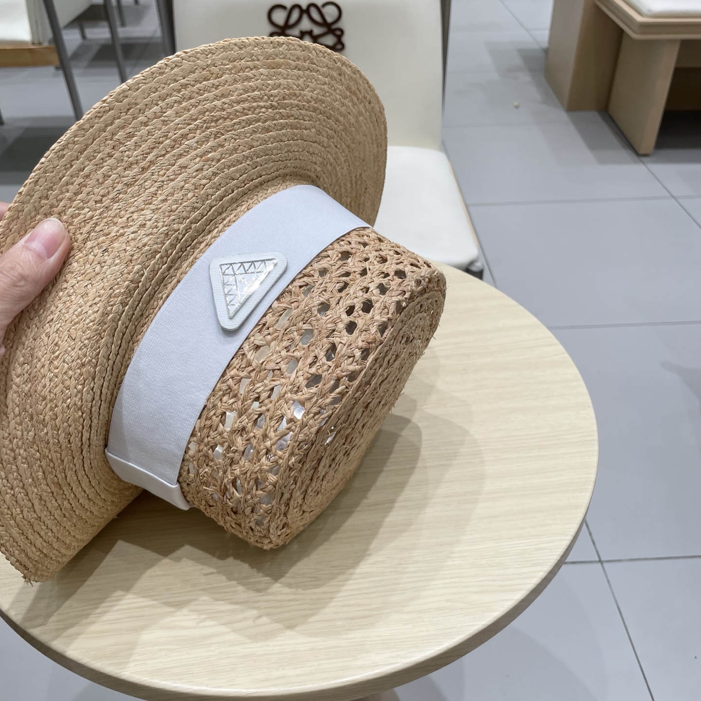 普拉达Prada新款拉菲草镂空草帽 夏天海边首选～明星同款～大牌简约