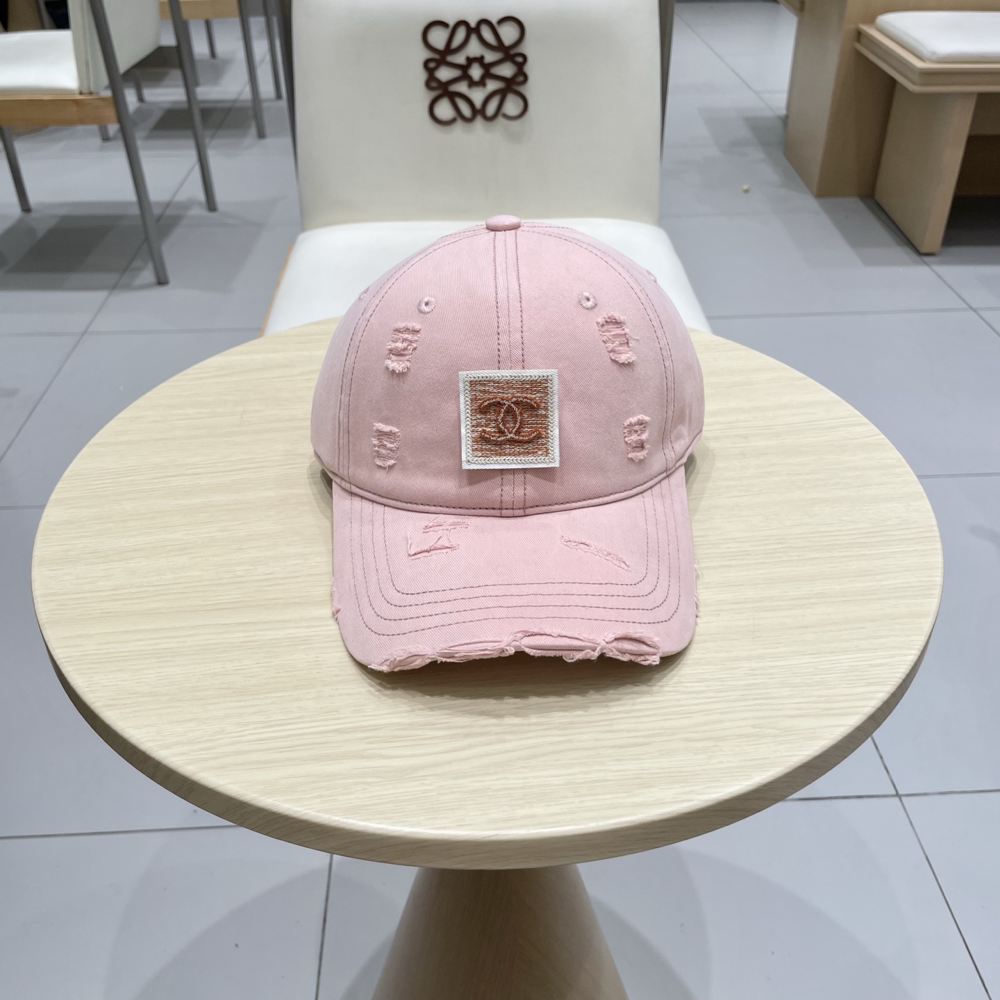 NO:350627,Chanel CHANEL new baseball cap, Xiaoxiang classic simple, fashionable and casual design New hat Straw hat Fisherman hat Baseball cap, hat, chanel, chanel, espadrilles, hats香奈儿CHANEL 新品棒球帽,小香经典简约,时尚休闲设计 跑量新品帽子草帽渔夫帽棒球帽,帽子,chanel,chanel,espadrilles,hats,hat