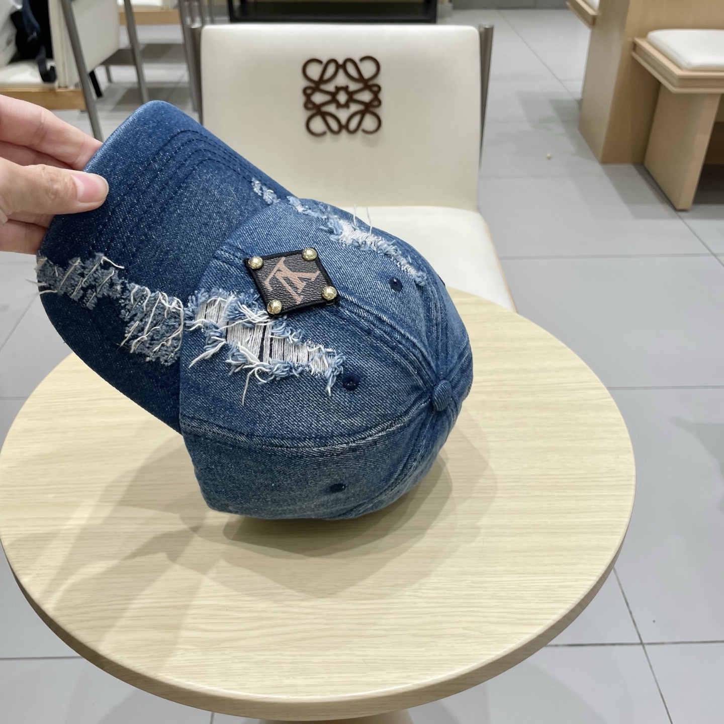 LV路易威登 新款牛仔棒球帽🧢火爆技术升级，牛仔风街头风十足更符合现在时尚小哥哥小姐姐的style，机场