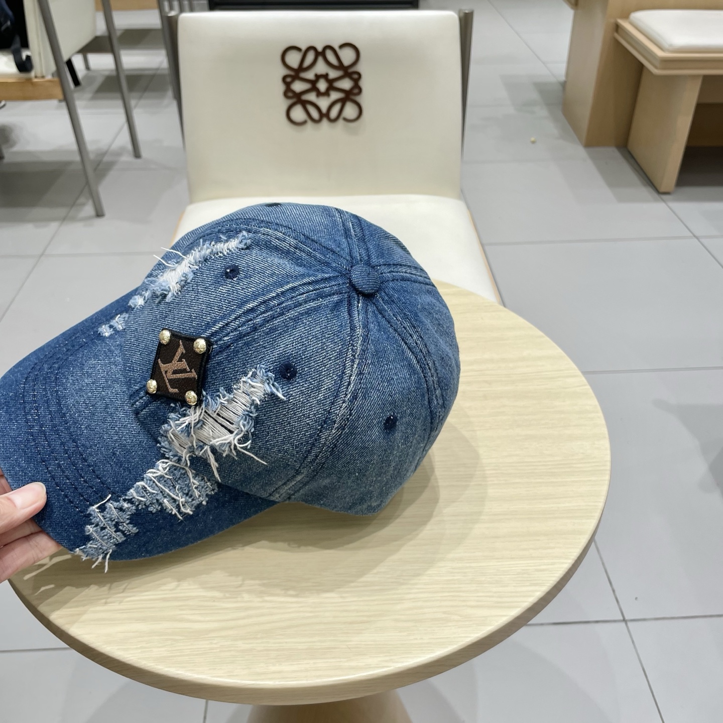 LV路易威登 新款牛仔棒球帽🧢火爆技术升级，牛仔风街头风十足更符合现在时尚小哥哥小姐姐的style，机场