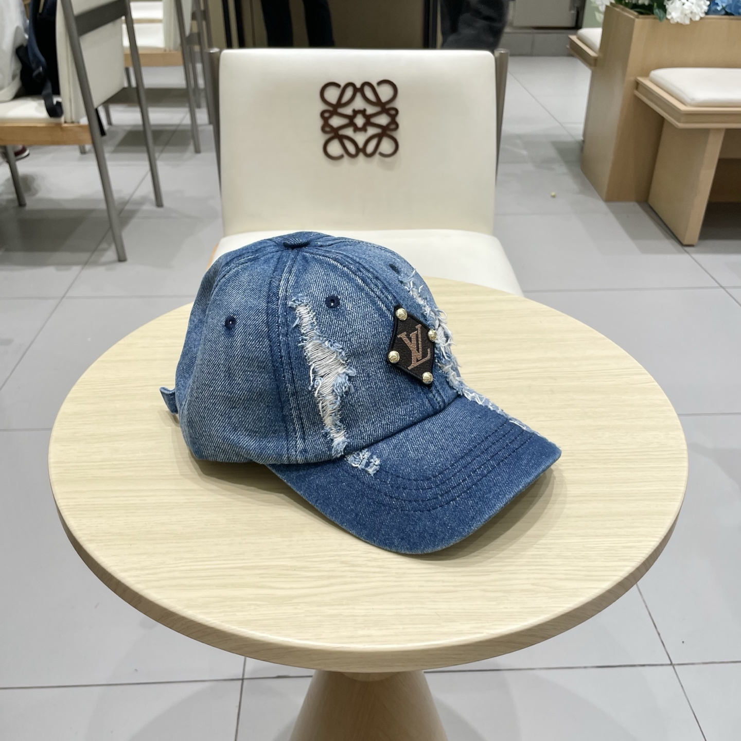 LV路易威登 新款牛仔棒球帽🧢火爆技术升级，牛仔风街头风十足更符合现在时尚小哥哥小姐姐的style，机场
