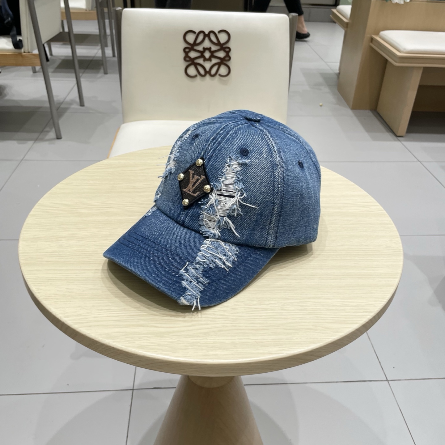 LV路易威登 新款牛仔棒球帽🧢火爆技术升级，牛仔风街头风十足更符合现在时尚小哥哥小姐姐的style，机场