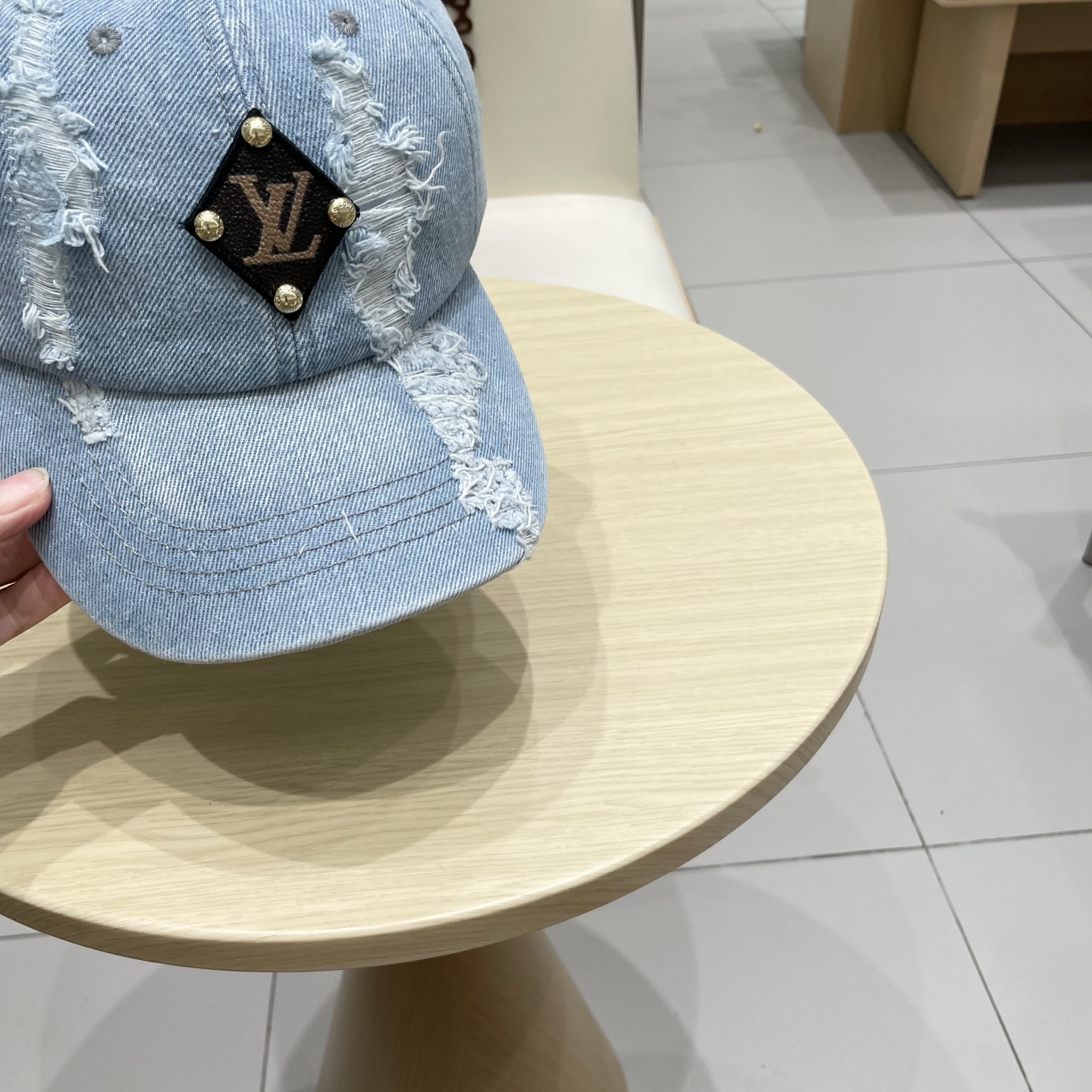 LV路易威登 新款牛仔棒球帽🧢火爆技术升级，牛仔风街头风十足更符合现在时尚小哥哥小姐姐的style，机场