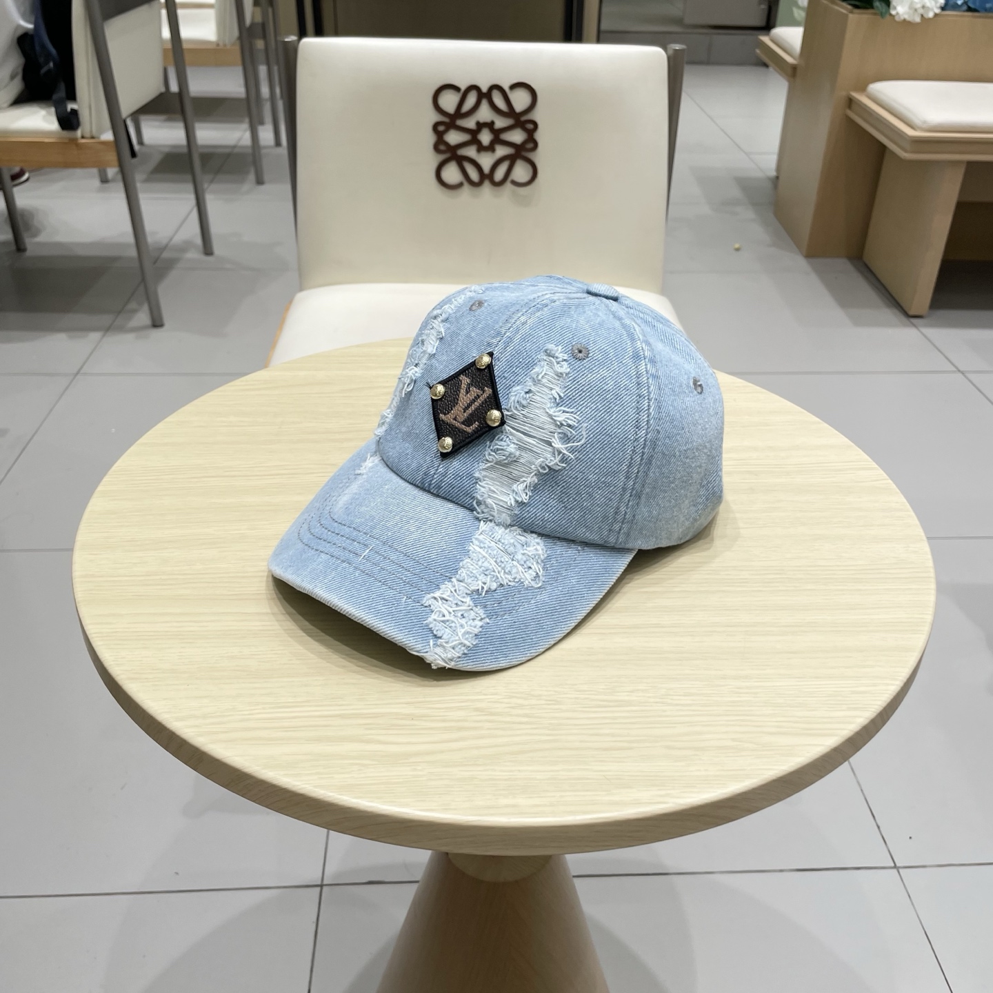 LV路易威登 新款牛仔棒球帽🧢火爆技术升级，牛仔风街头风十足更符合现在时尚小哥哥小姐姐的style，机场