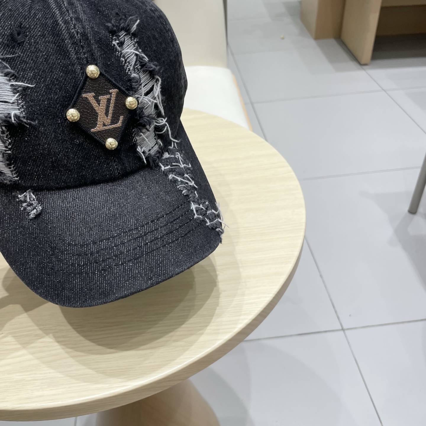LV路易威登 新款牛仔棒球帽🧢火爆技术升级，牛仔风街头风十足更符合现在时尚小哥哥小姐姐的style，机场