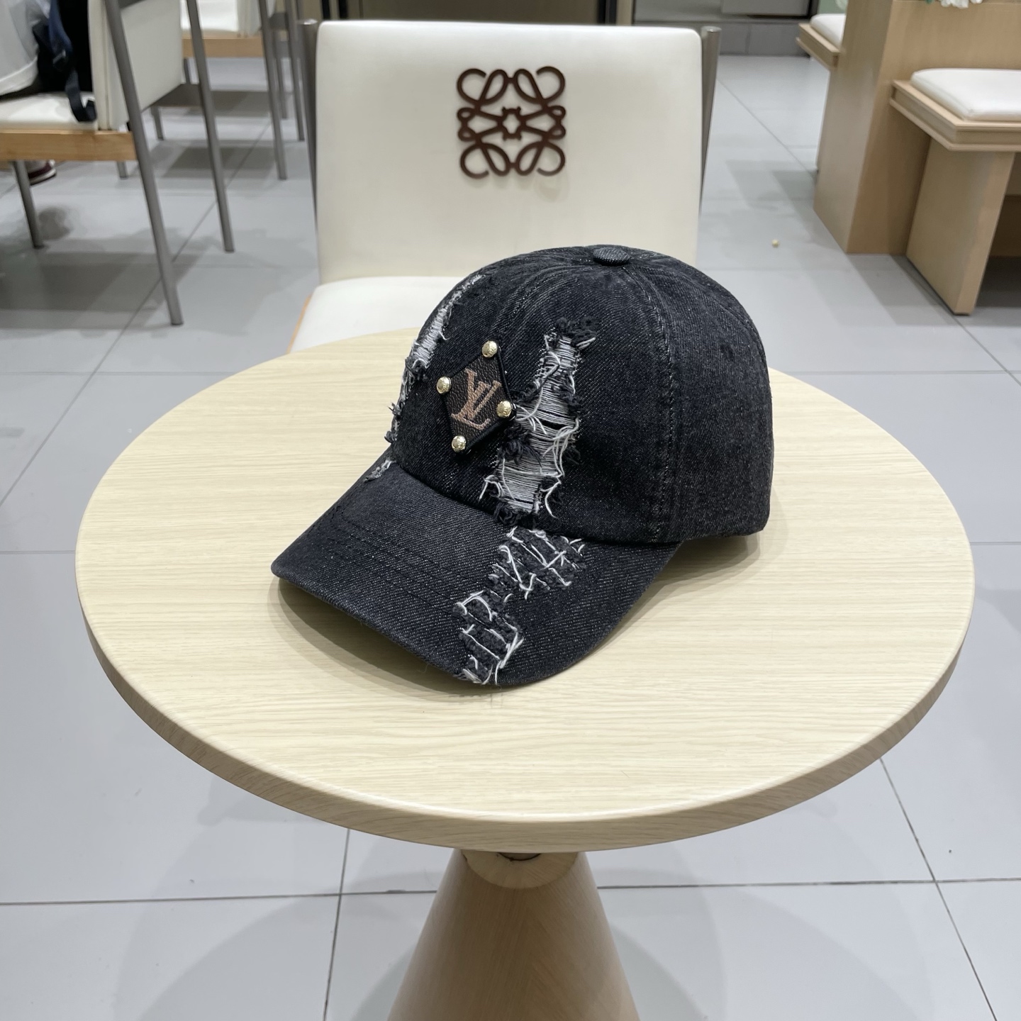 LV路易威登 新款牛仔棒球帽🧢火爆技术升级，牛仔风街头风十足更符合现在时尚小哥哥小姐姐的style，机场