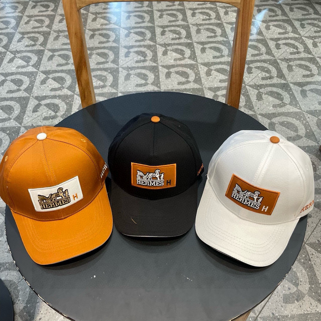   HERMÈS (爱马仕)原单棒球帽，经典H，正品开模订制，原版透气面料原厂精钢调节扣，做工细致，时尚