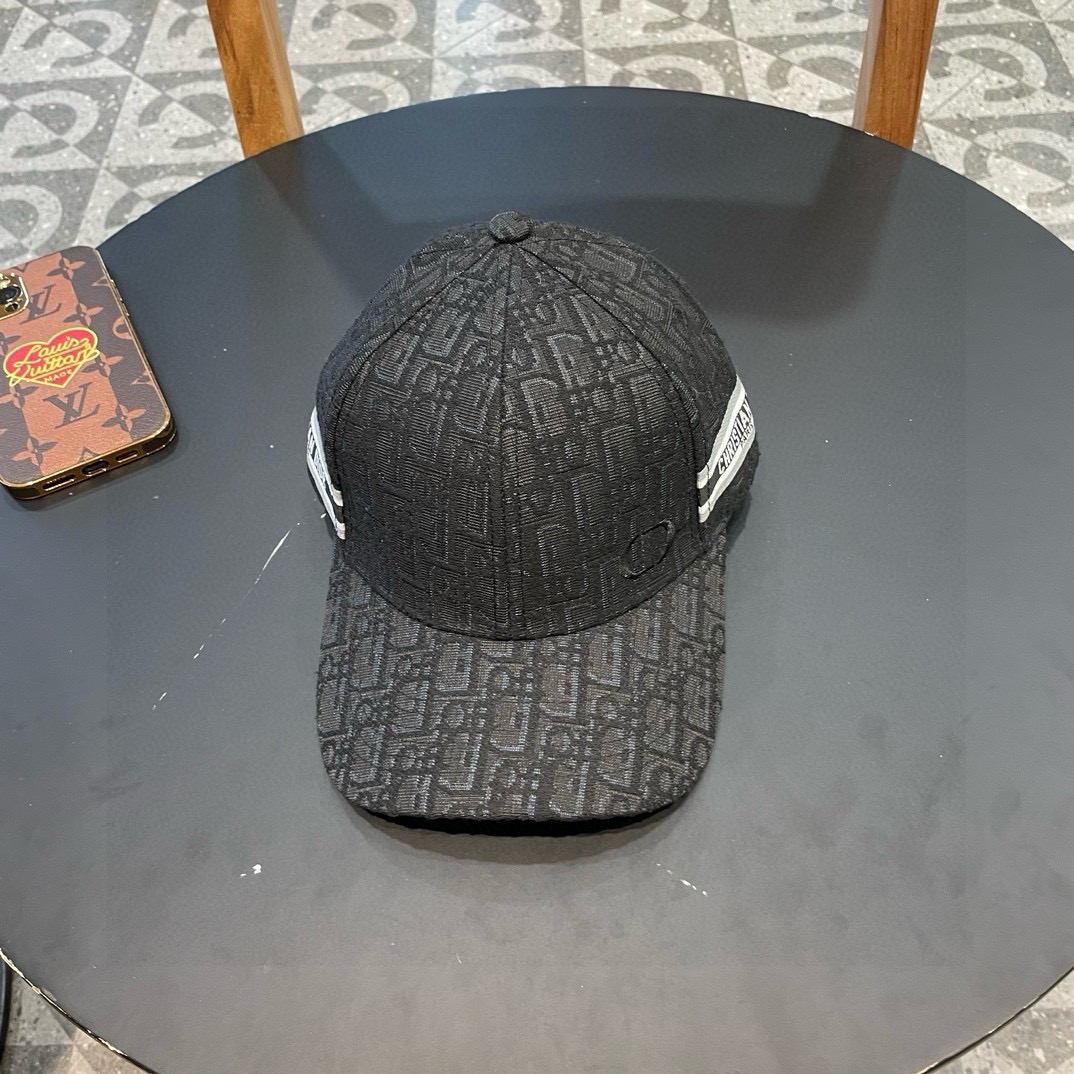  【DIOR迪奥】新款专柜同步刺绣简约棒球帽，爆款，大牌同步，超好搭配，出货！