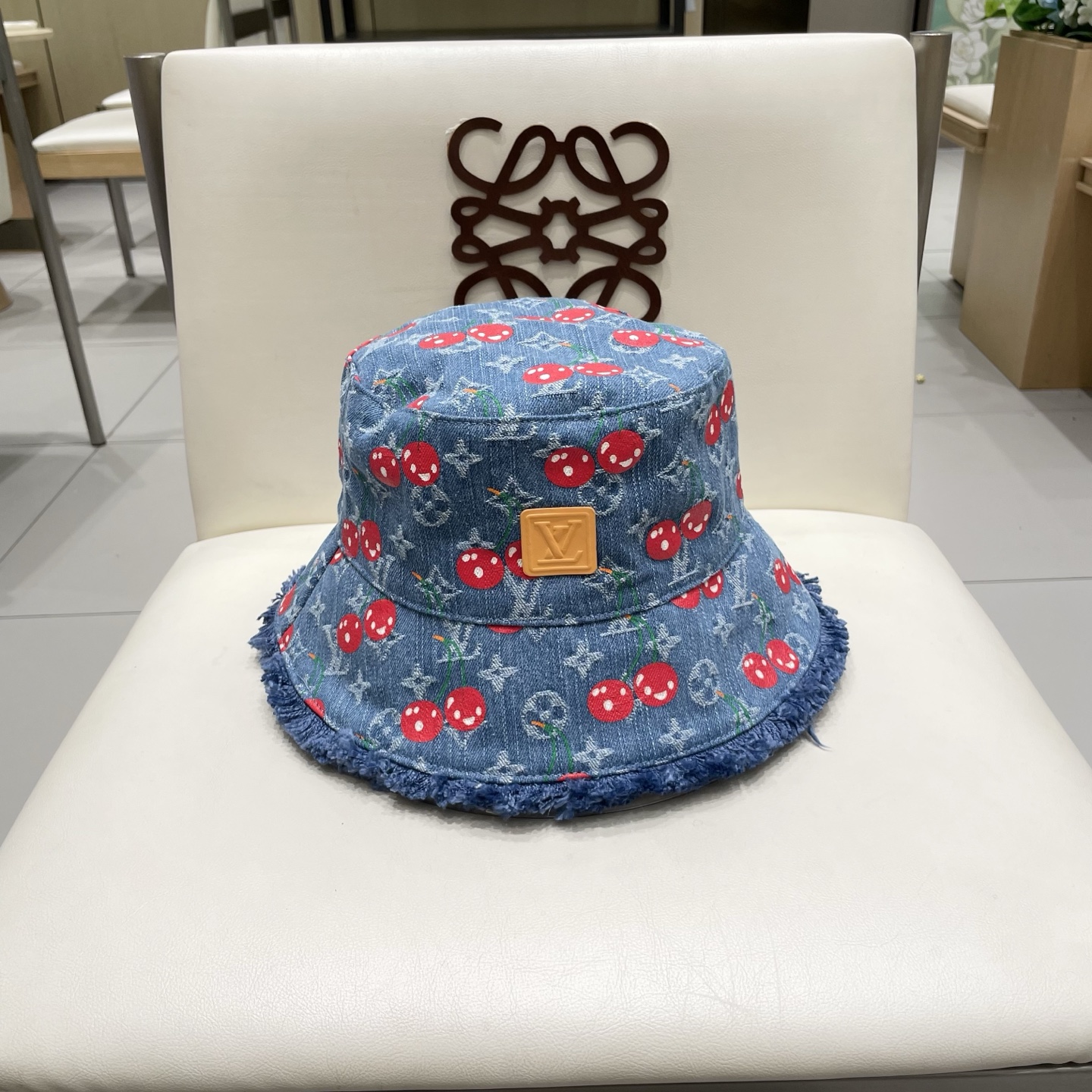 NO:580501,LV Louis Vuitton denim bucket hat, head circumference 57cm hat bucket hat baseball cap knitted hat, hat, louis vuitton, louis vuitton, espadrilles, hats19860909LV路易威登牛仔渔夫帽,头围57cm帽子渔夫帽棒球帽针织帽,帽子,louis vuitton,louis vuitton,espadrilles,hats,hat