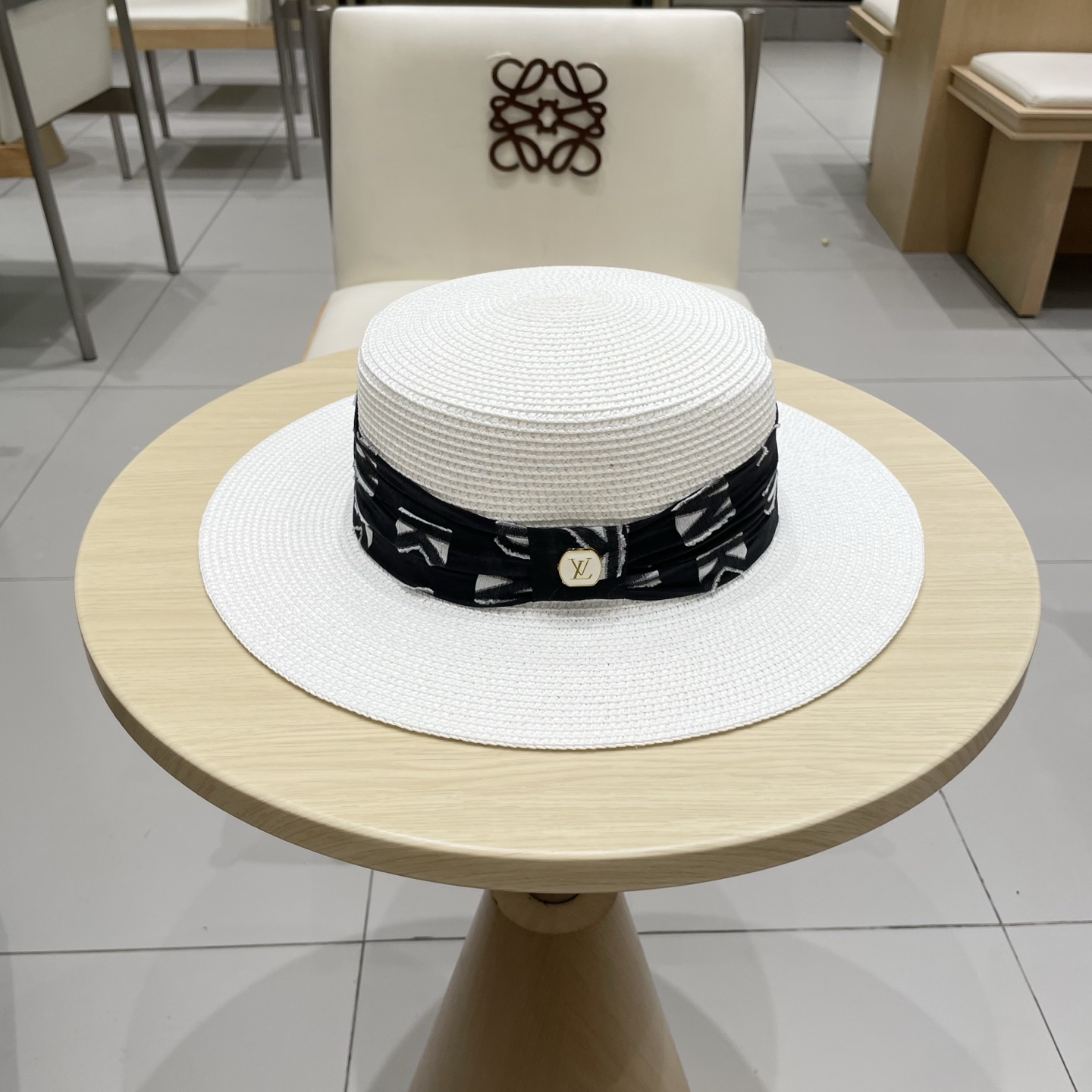 NO:765075,lv new fisherman hat, sunshade straw hat, with plaid ribbon, super brand hat straw hat fisherman hat baseball cap, hat, louis vuitton, espadrilles, hats19860909lv新款渔夫帽,遮阳草帽,搭配格丝带,超级大牌范帽子草帽渔夫帽棒球帽,帽子,louis vuitton,espadrilles,hats,hat