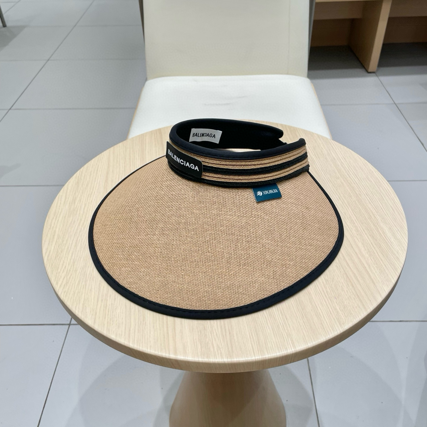   BALENCIAGA巴黎世家新款防晒帽子女款防紫外线萎形格空顶
太阳冰丝夏天骑车遮阳帽