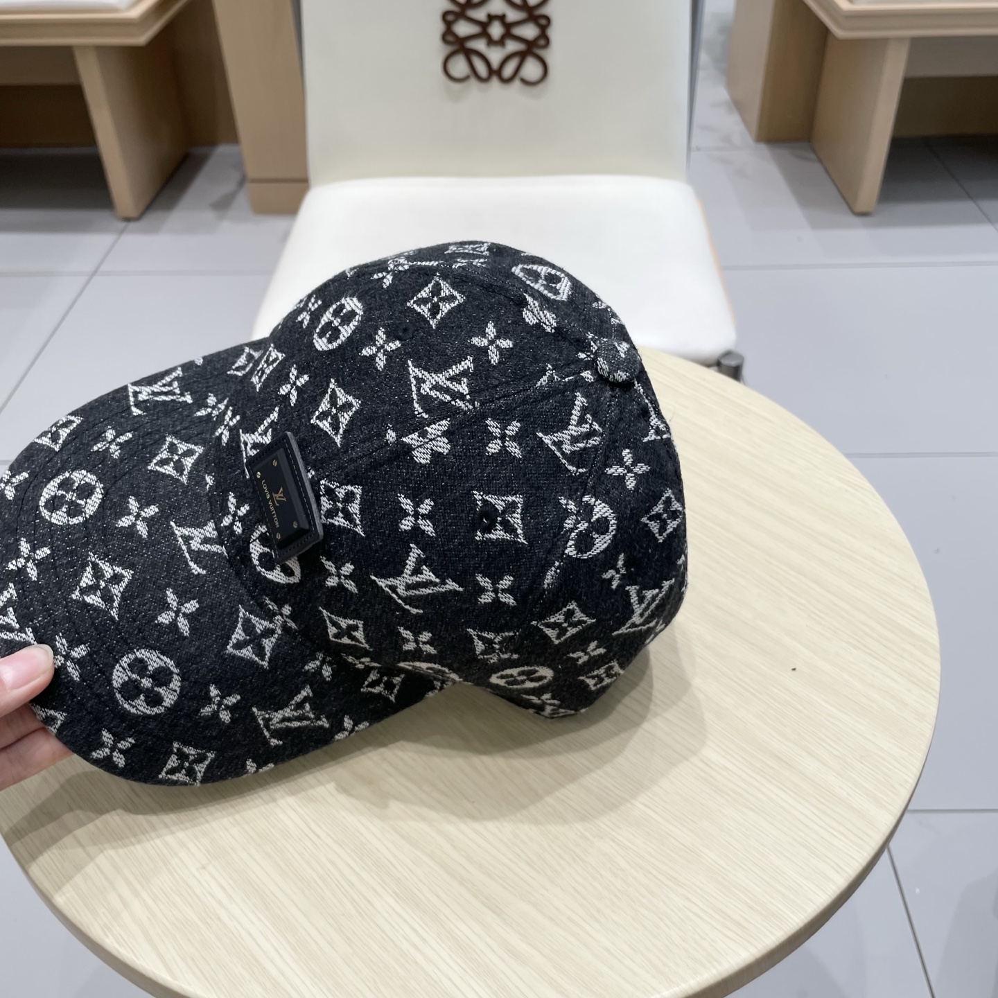 🧢路易威登棒球帽 LouisVuitton😍新款LV棒球帽，重工打造♥️高端大气，百搭款🤗男女通用！跑量