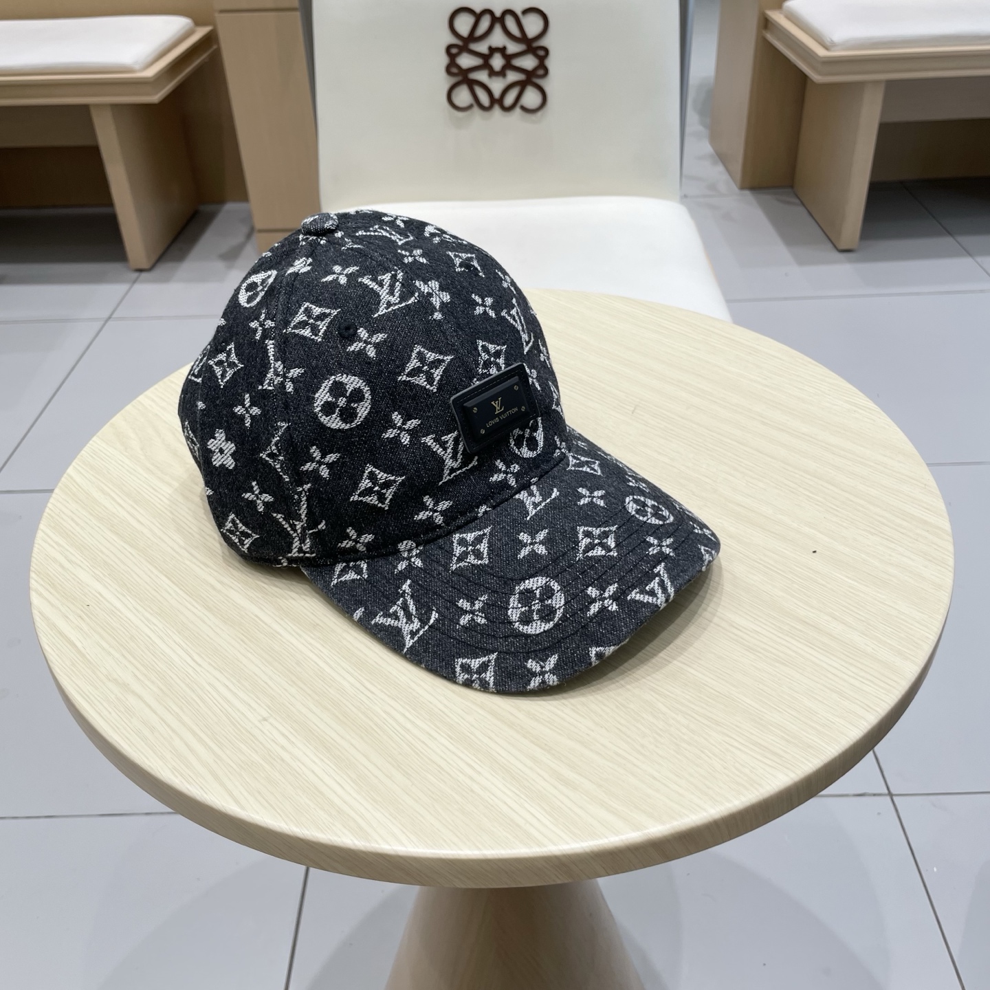🧢路易威登棒球帽 LouisVuitton😍新款LV棒球帽，重工打造♥️高端大气，百搭款🤗男女通用！跑量