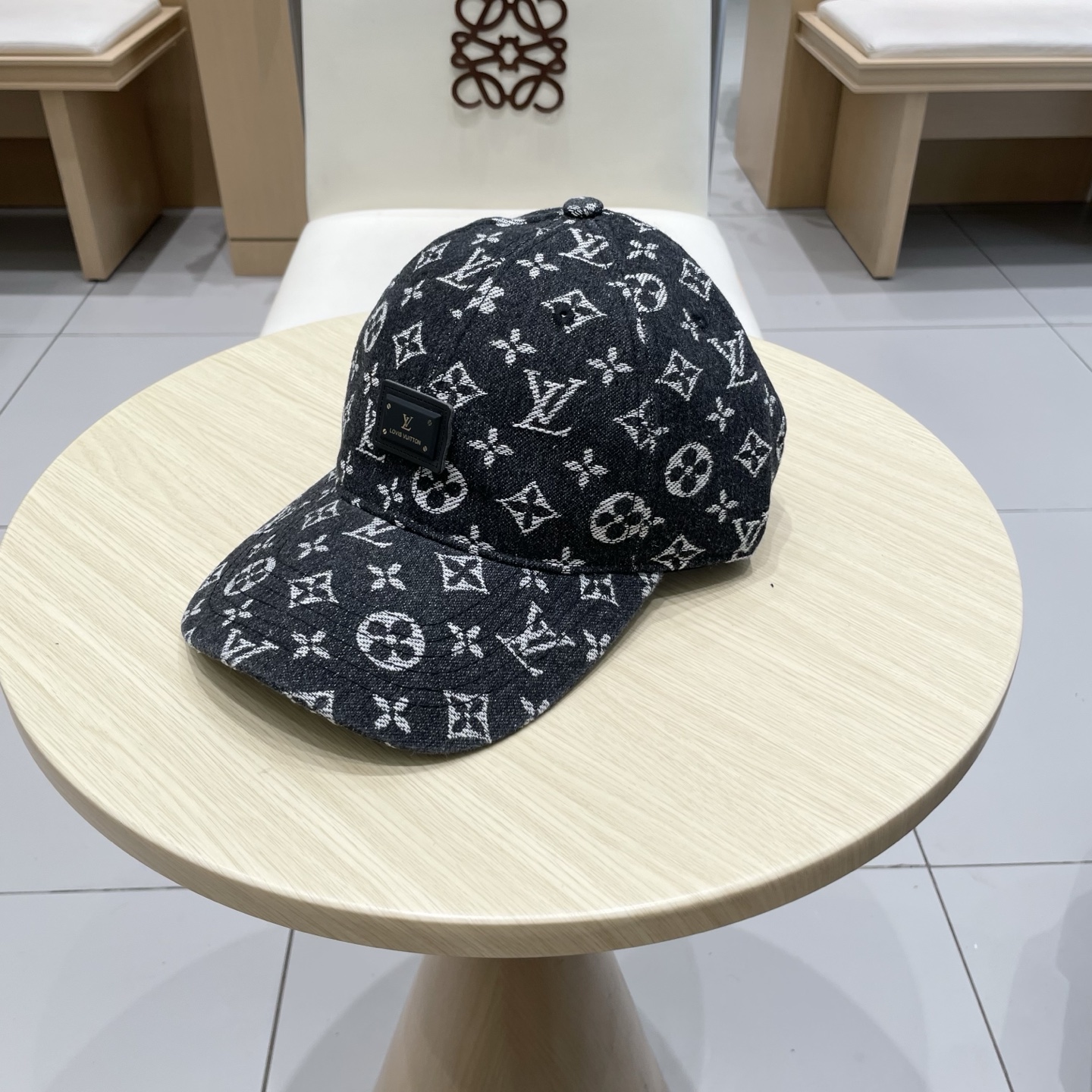 🧢路易威登棒球帽 LouisVuitton😍新款LV棒球帽，重工打造♥️高端大气，百搭款🤗男女通用！跑量
