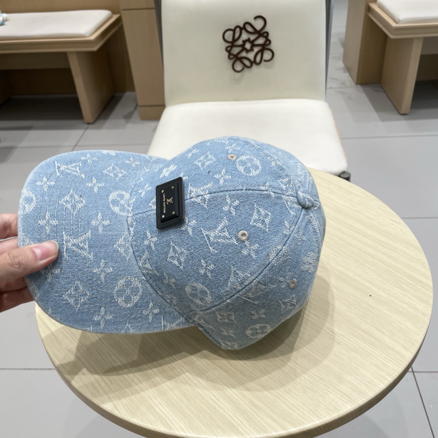 🧢路易威登棒球帽 LouisVuitton😍新款LV棒球帽，重工打造♥️高端大气，百搭款🤗男女通用！跑量