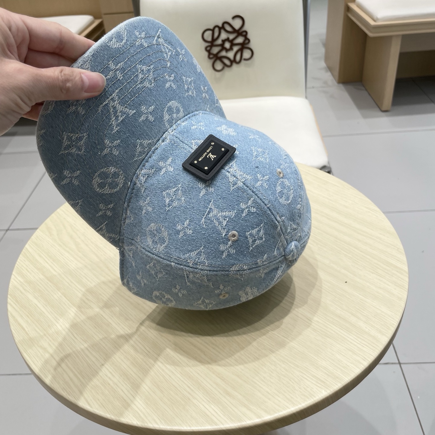 🧢路易威登棒球帽 LouisVuitton😍新款LV棒球帽，重工打造♥️高端大气，百搭款🤗男女通用！跑量