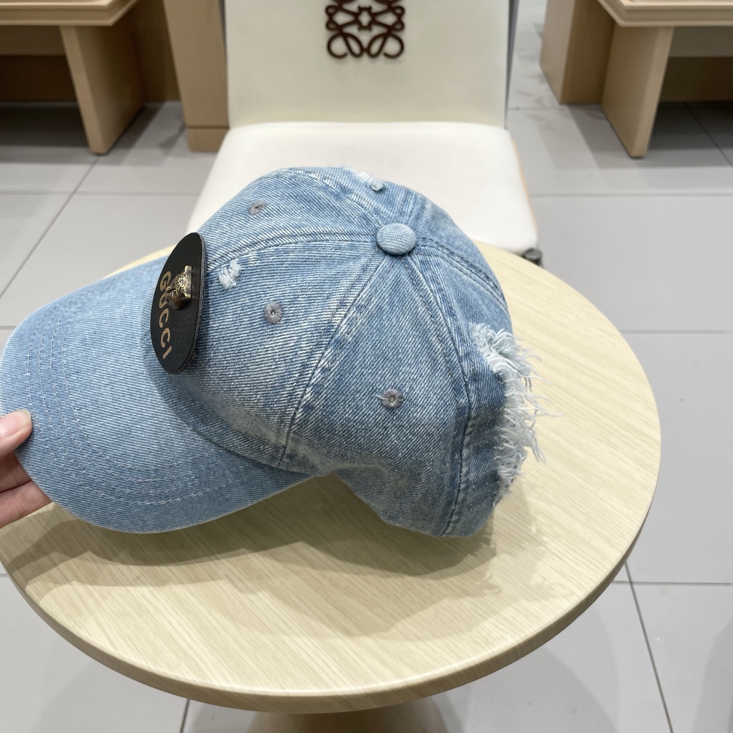   Gucci(古奇)新款原单棒球帽😍😍复古设计，专柜11开模订制！牛仔布料，轻盈透气！实物拍摄，男女适