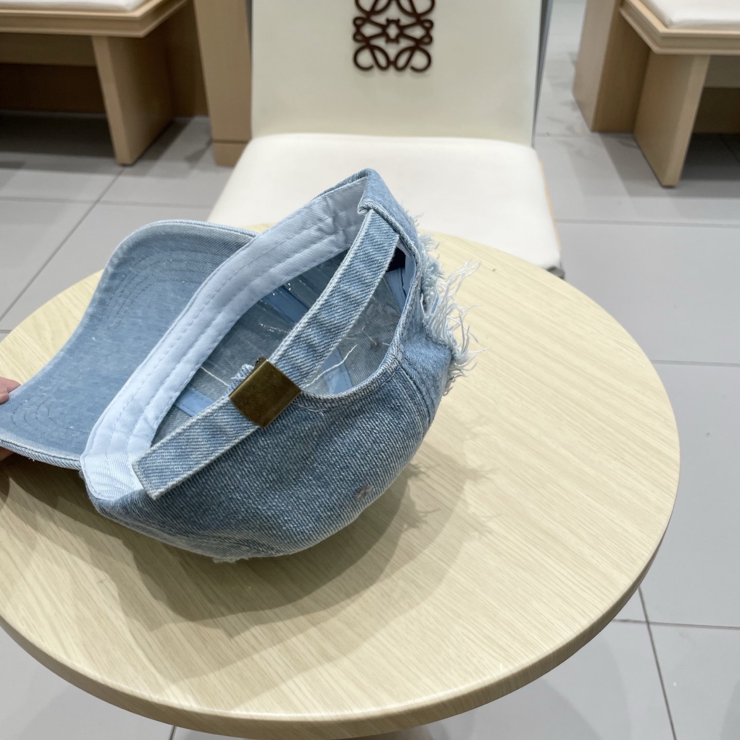   Gucci(古奇)新款原单棒球帽😍😍复古设计，专柜11开模订制！牛仔布料，轻盈透气！实物拍摄，男女适