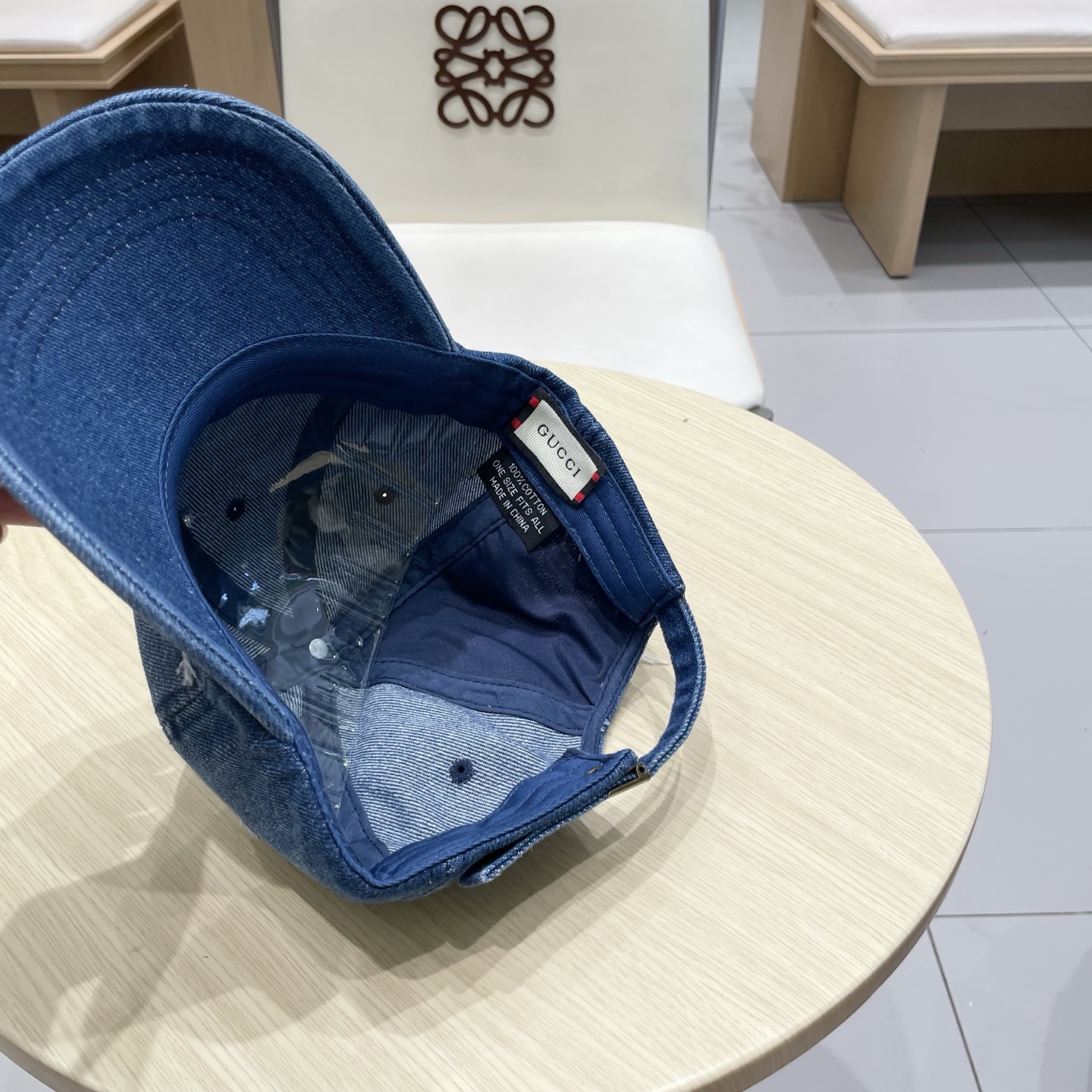   Gucci(古奇)新款原单棒球帽😍😍复古设计，专柜11开模订制！牛仔布料，轻盈透气！实物拍摄，男女适