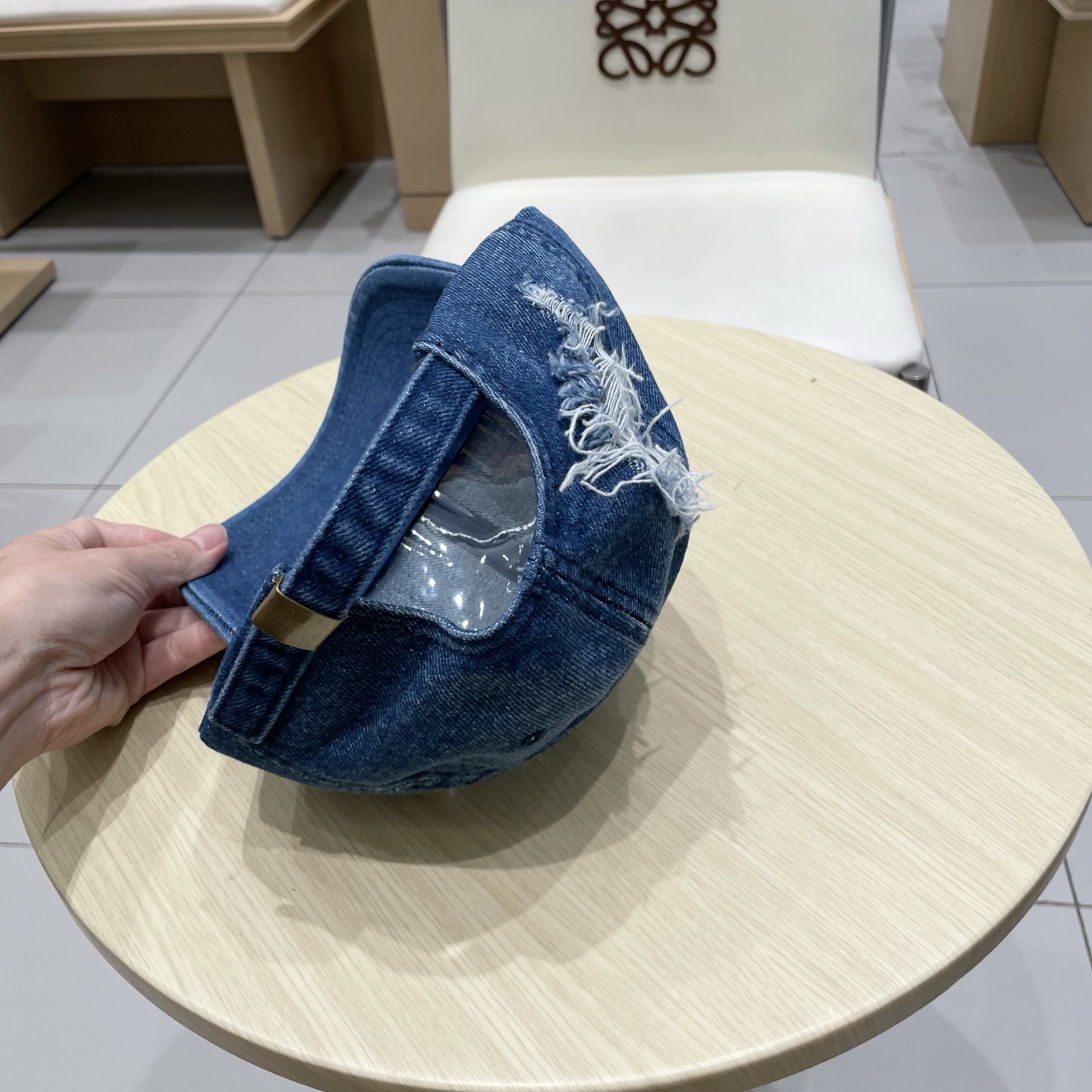   Gucci(古奇)新款原单棒球帽😍😍复古设计，专柜11开模订制！牛仔布料，轻盈透气！实物拍摄，男女适