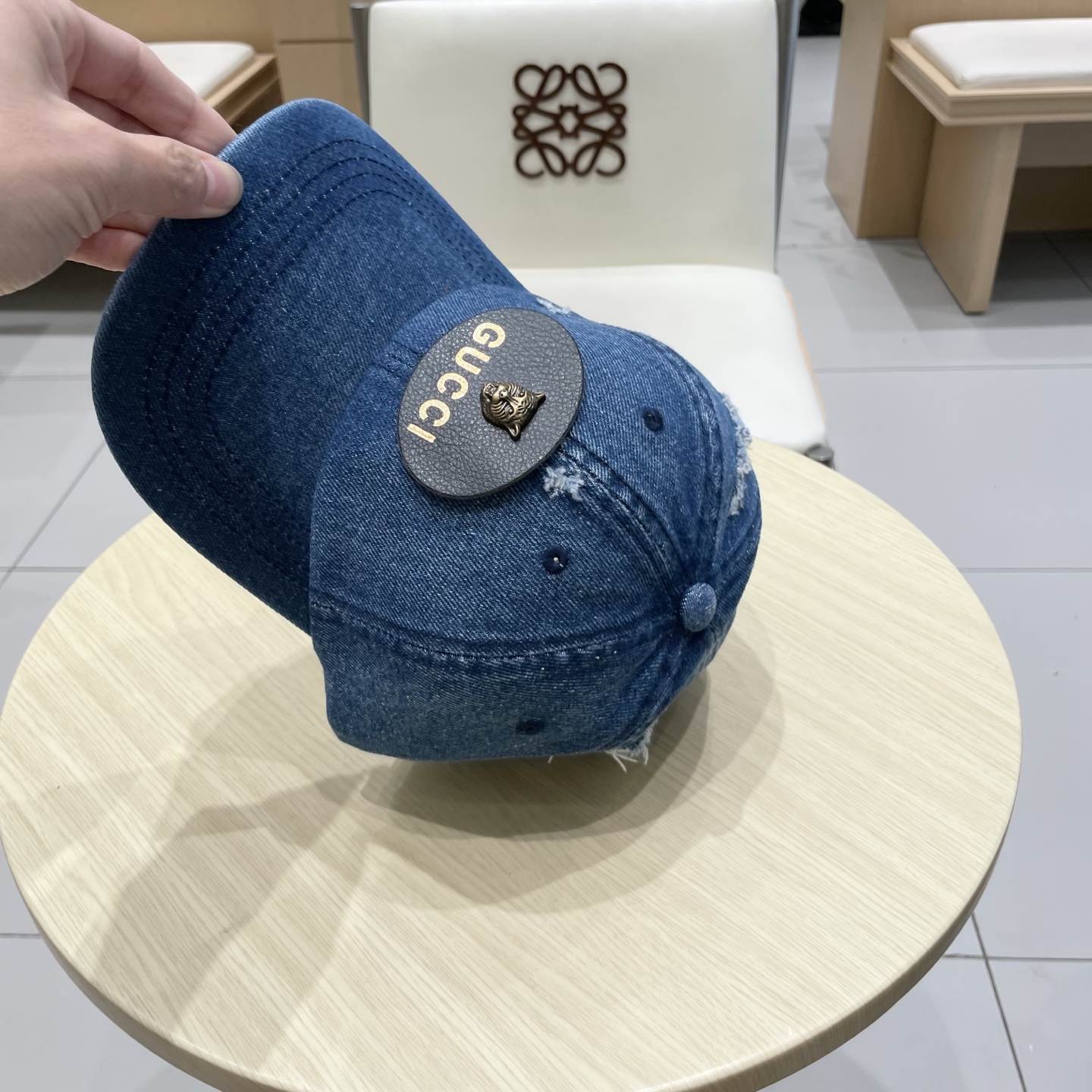   Gucci(古奇)新款原单棒球帽😍😍复古设计，专柜11开模订制！牛仔布料，轻盈透气！实物拍摄，男女适