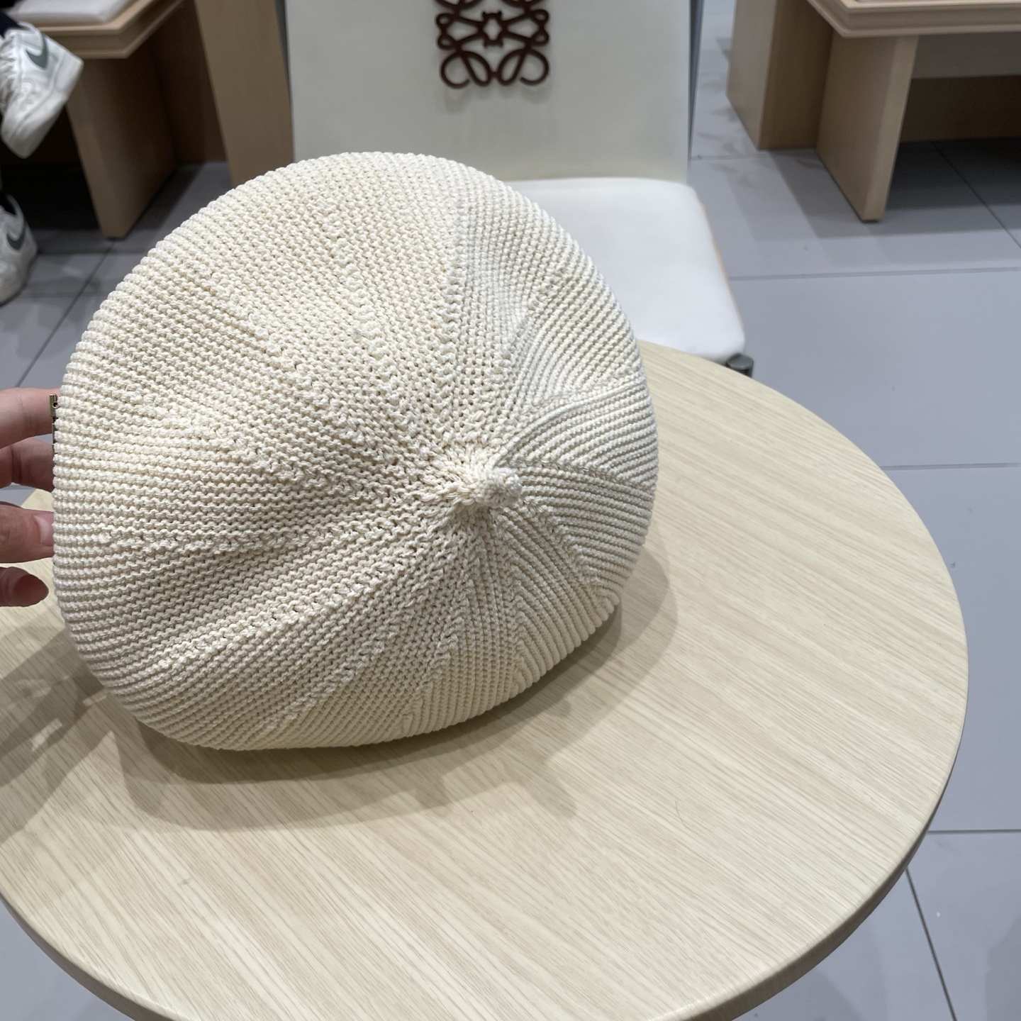   LV路易威登春夏新款贝雷帽子女夏季薄款仿草帽手钩透气显脸小画家帽报童帽