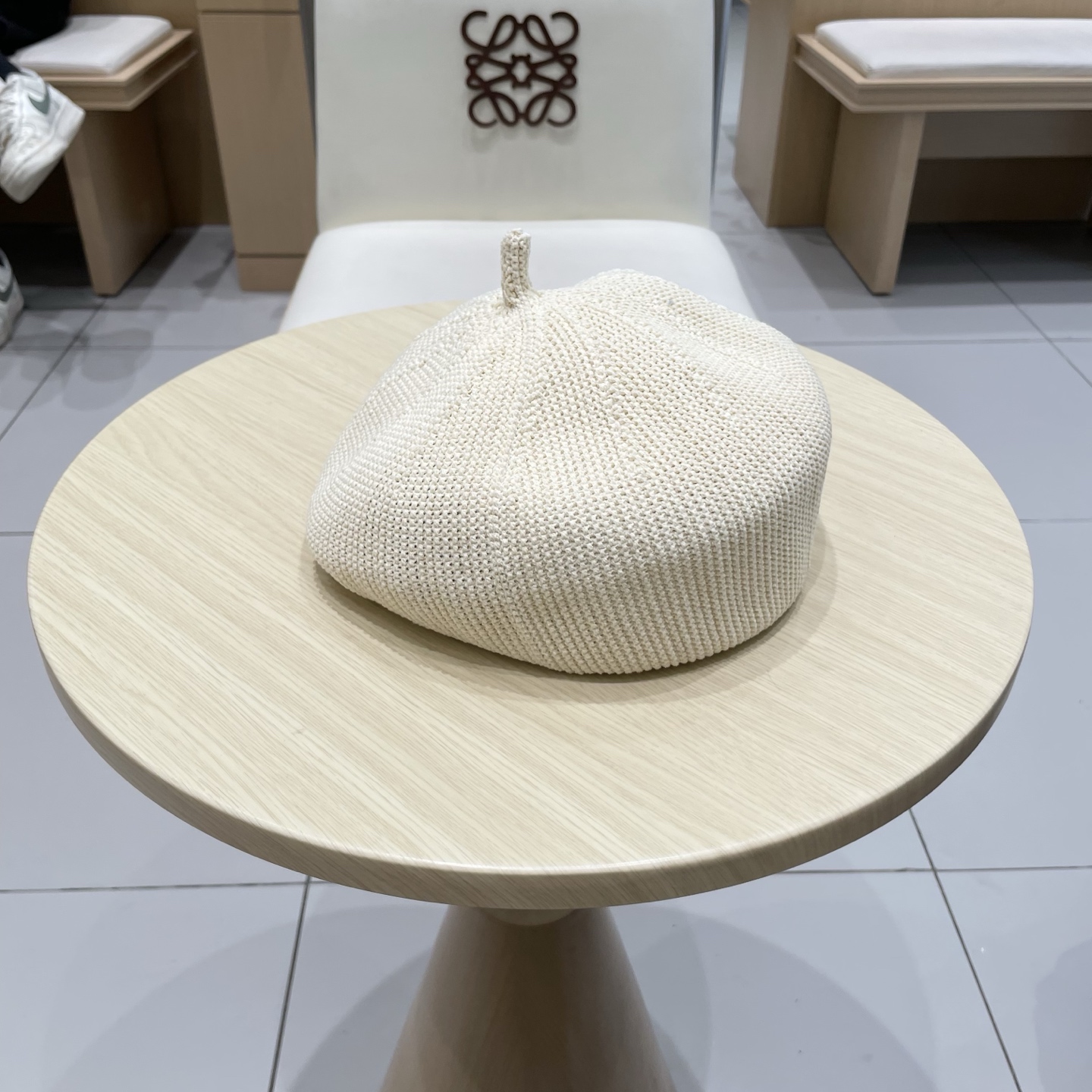   LV路易威登春夏新款贝雷帽子女夏季薄款仿草帽手钩透气显脸小画家帽报童帽