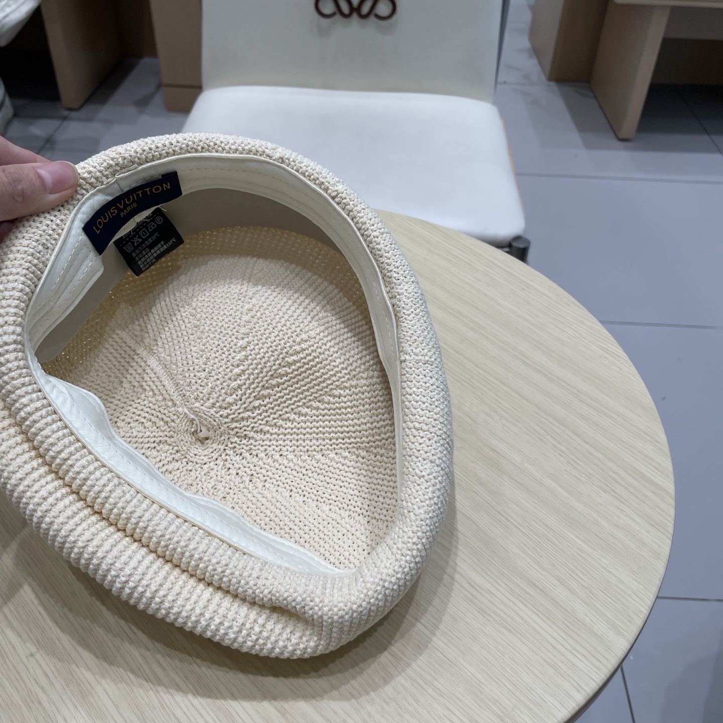   LV路易威登春夏新款贝雷帽子女夏季薄款仿草帽手钩透气显脸小画家帽报童帽