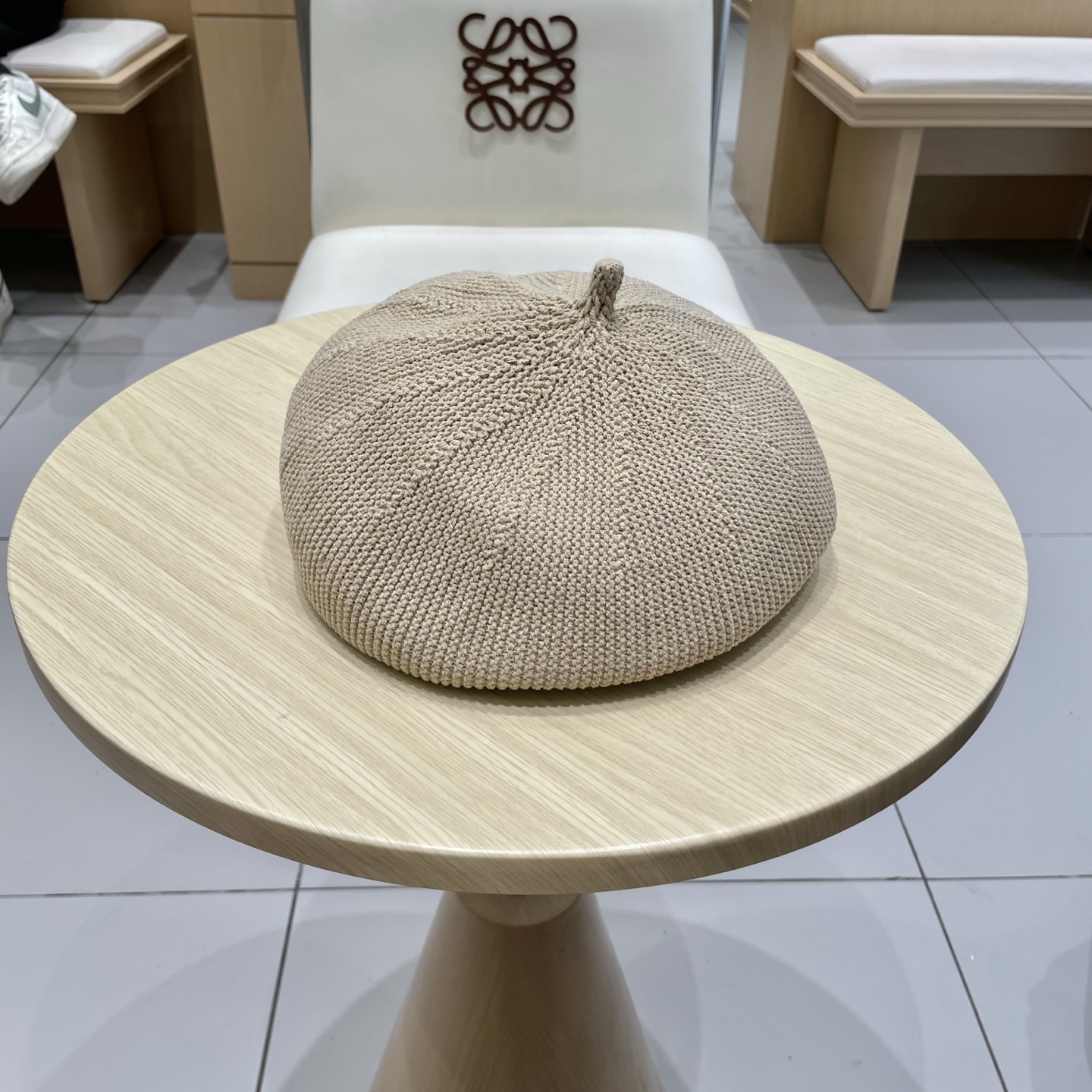   LV路易威登春夏新款贝雷帽子女夏季薄款仿草帽手钩透气显脸小画家帽报童帽