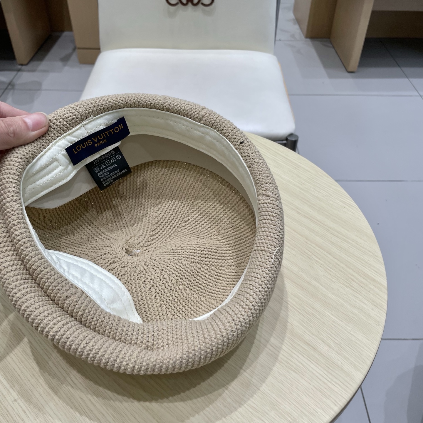   LV路易威登春夏新款贝雷帽子女夏季薄款仿草帽手钩透气显脸小画家帽报童帽