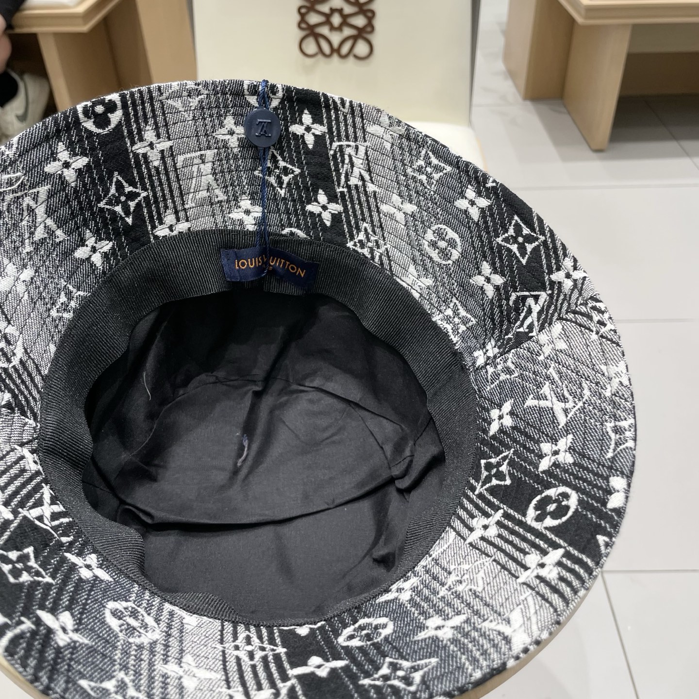  LV 路易威登新款渔夫帽，头围57cm