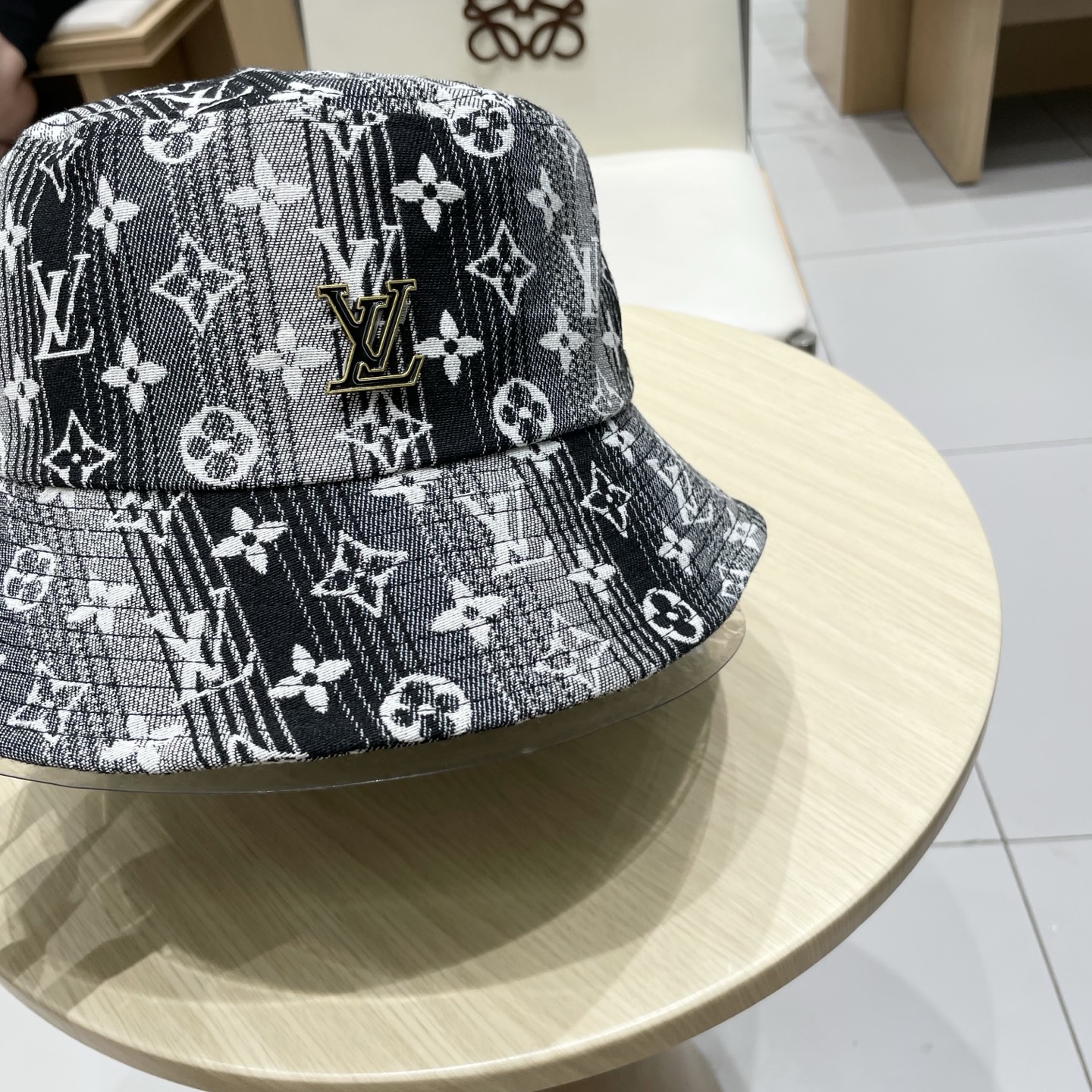  LV 路易威登新款渔夫帽，头围57cm