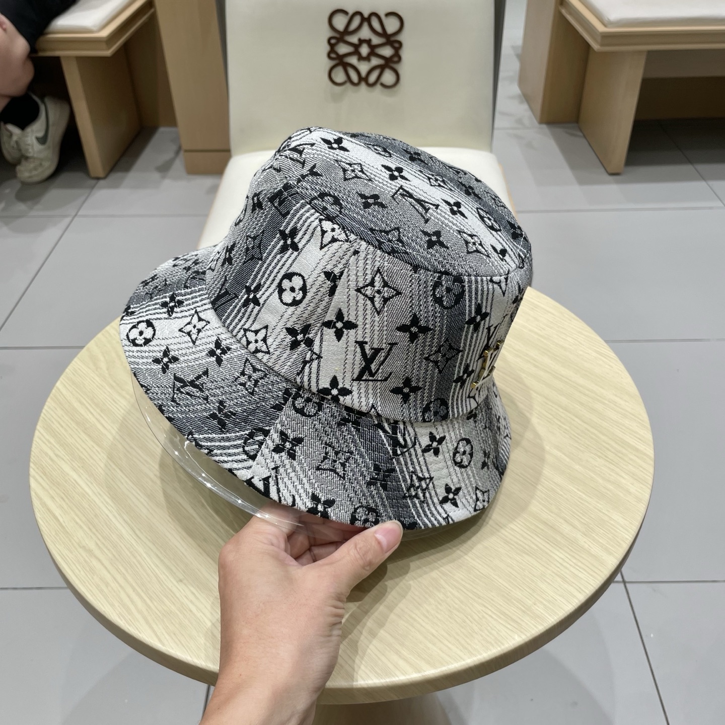  LV 路易威登新款渔夫帽，头围57cm