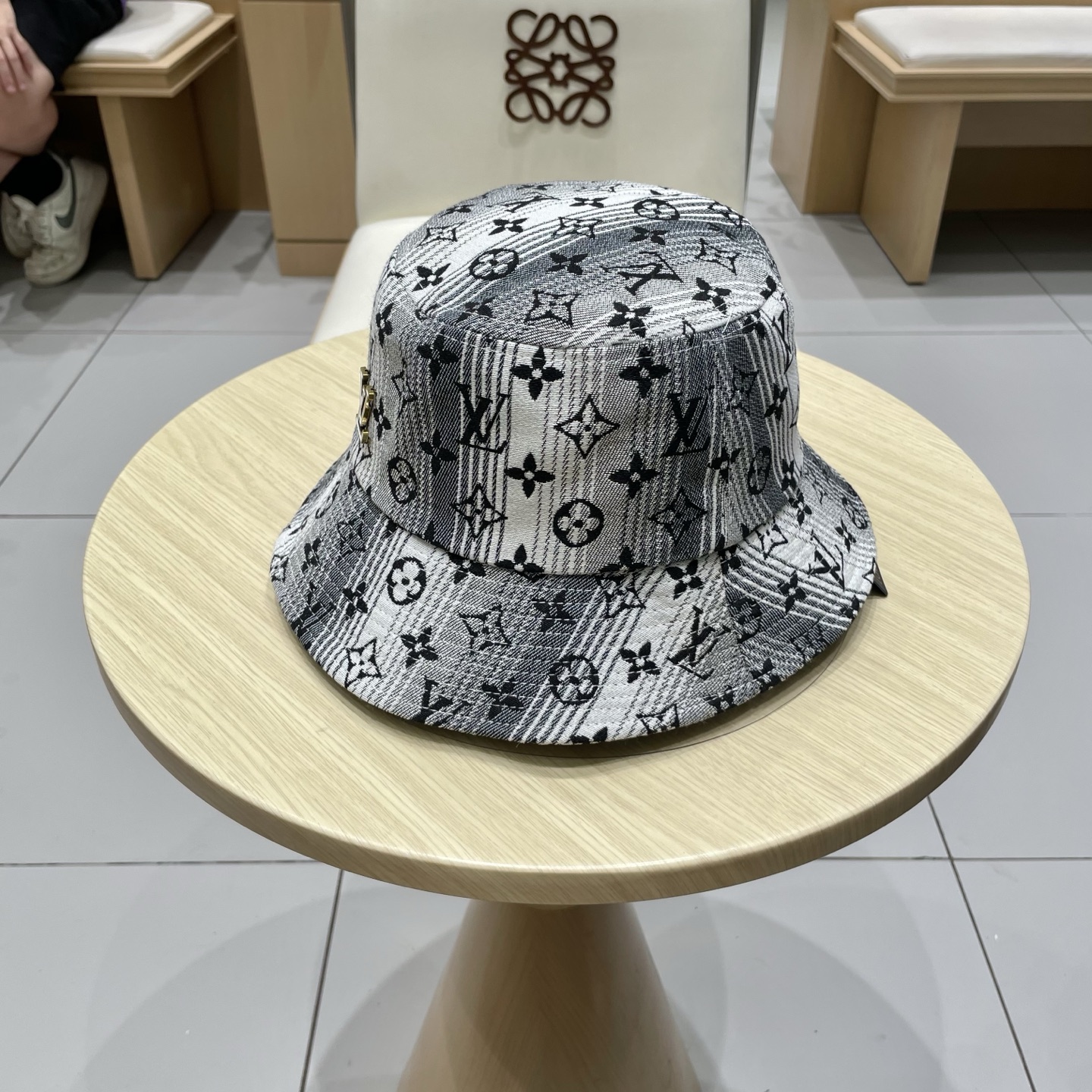  LV 路易威登新款渔夫帽，头围57cm