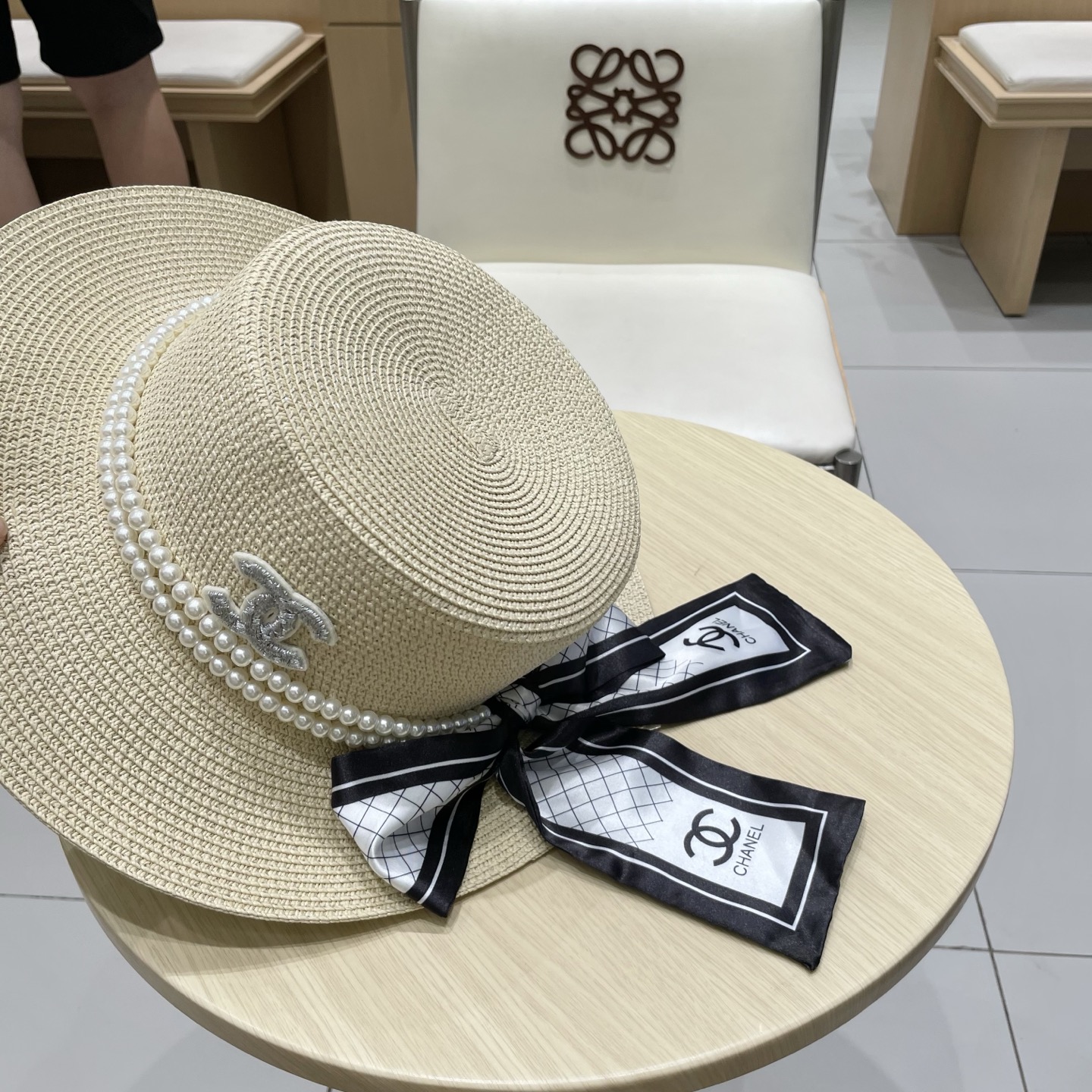 。香奈儿CHANEL高端平顶草帽百搭不挑脸型平沿相对不遮挡视线 更加实用 日常和旅行都好戴 ins风 特