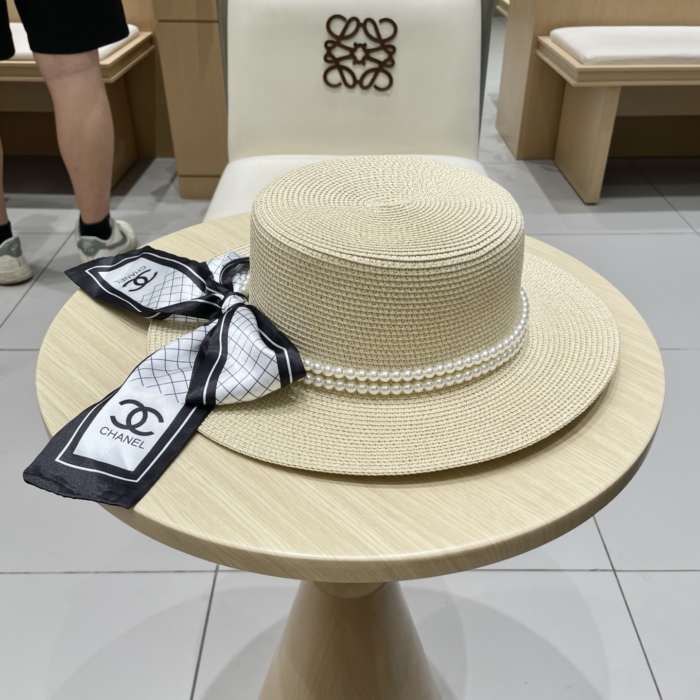 。香奈儿CHANEL高端平顶草帽百搭不挑脸型平沿相对不遮挡视线 更加实用 日常和旅行都好戴 ins风 特