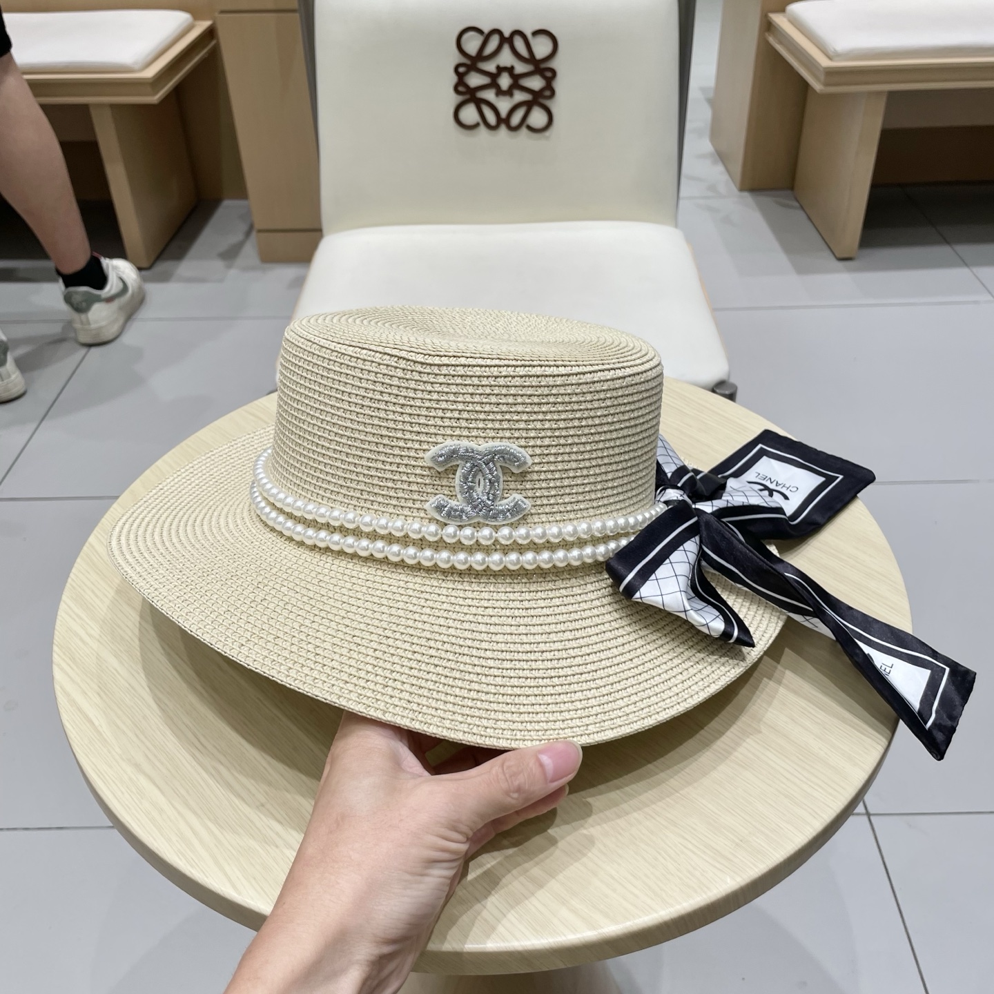 。香奈儿CHANEL高端平顶草帽百搭不挑脸型平沿相对不遮挡视线 更加实用 日常和旅行都好戴 ins风 特