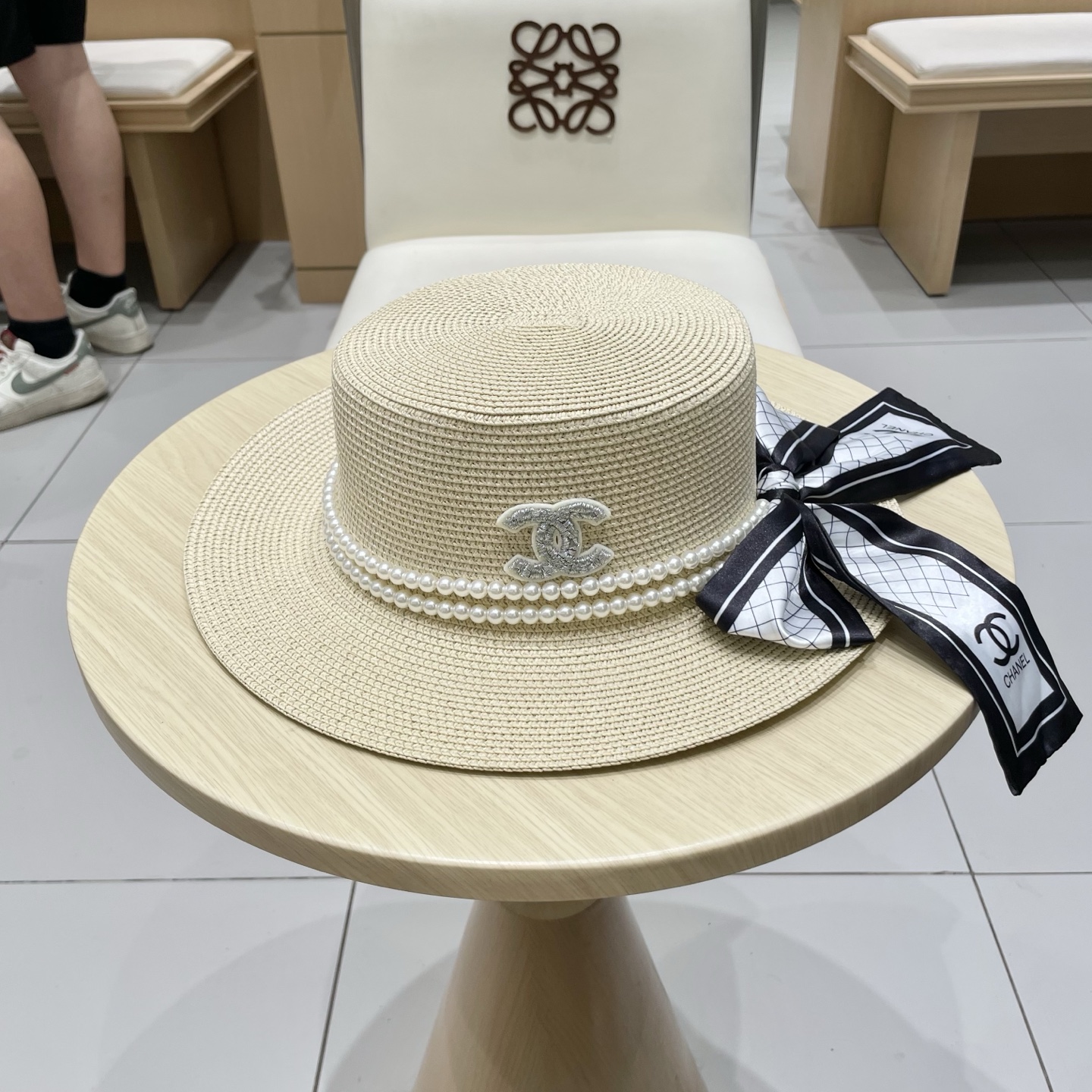 。香奈儿CHANEL高端平顶草帽百搭不挑脸型平沿相对不遮挡视线 更加实用 日常和旅行都好戴 ins风 特