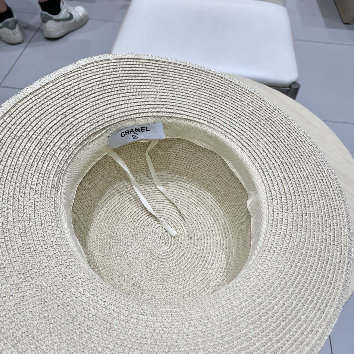 。香奈儿CHANEL高端平顶草帽百搭不挑脸型平沿相对不遮挡视线 更加实用 日常和旅行都好戴 ins风 特