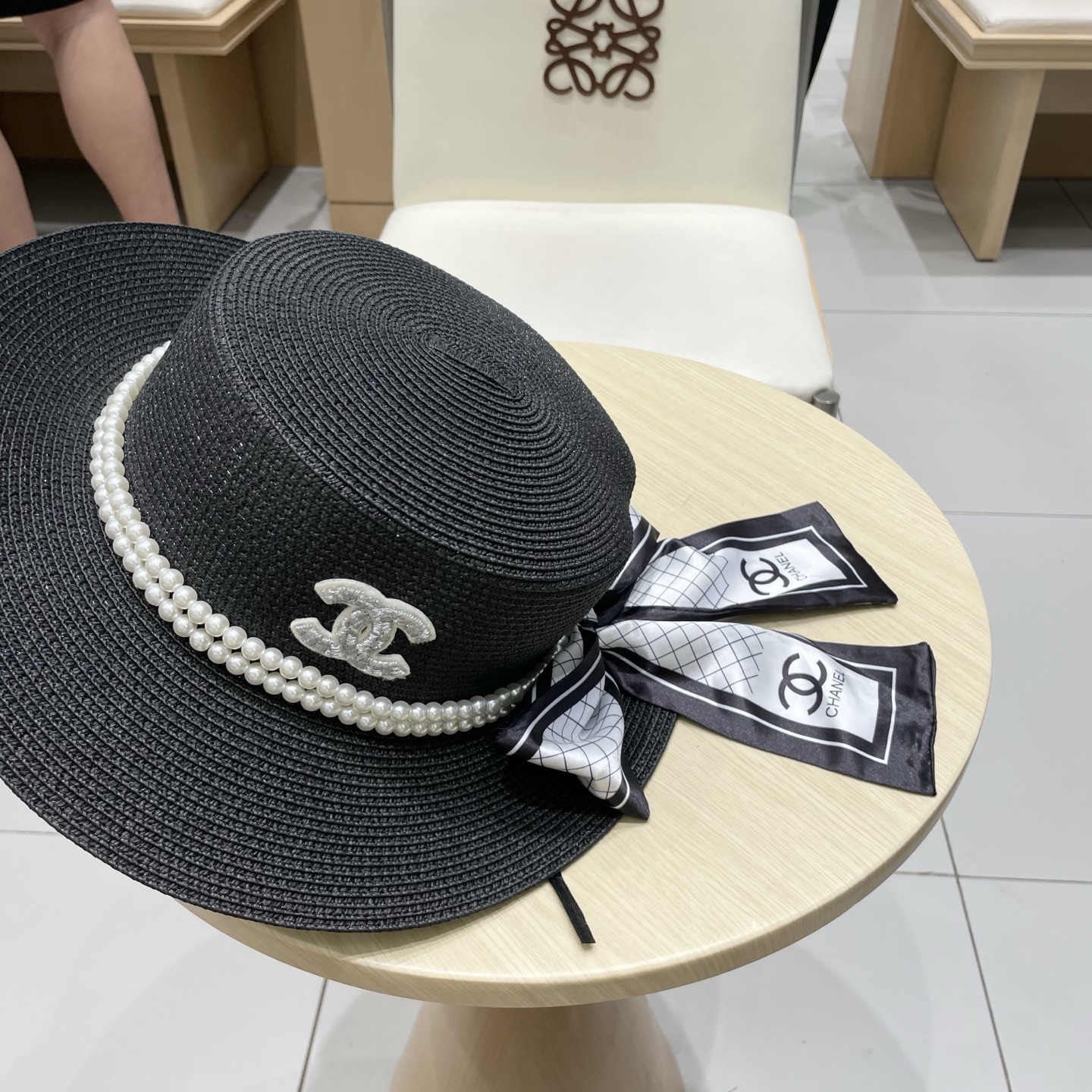 。香奈儿CHANEL高端平顶草帽百搭不挑脸型平沿相对不遮挡视线 更加实用 日常和旅行都好戴 ins风 特