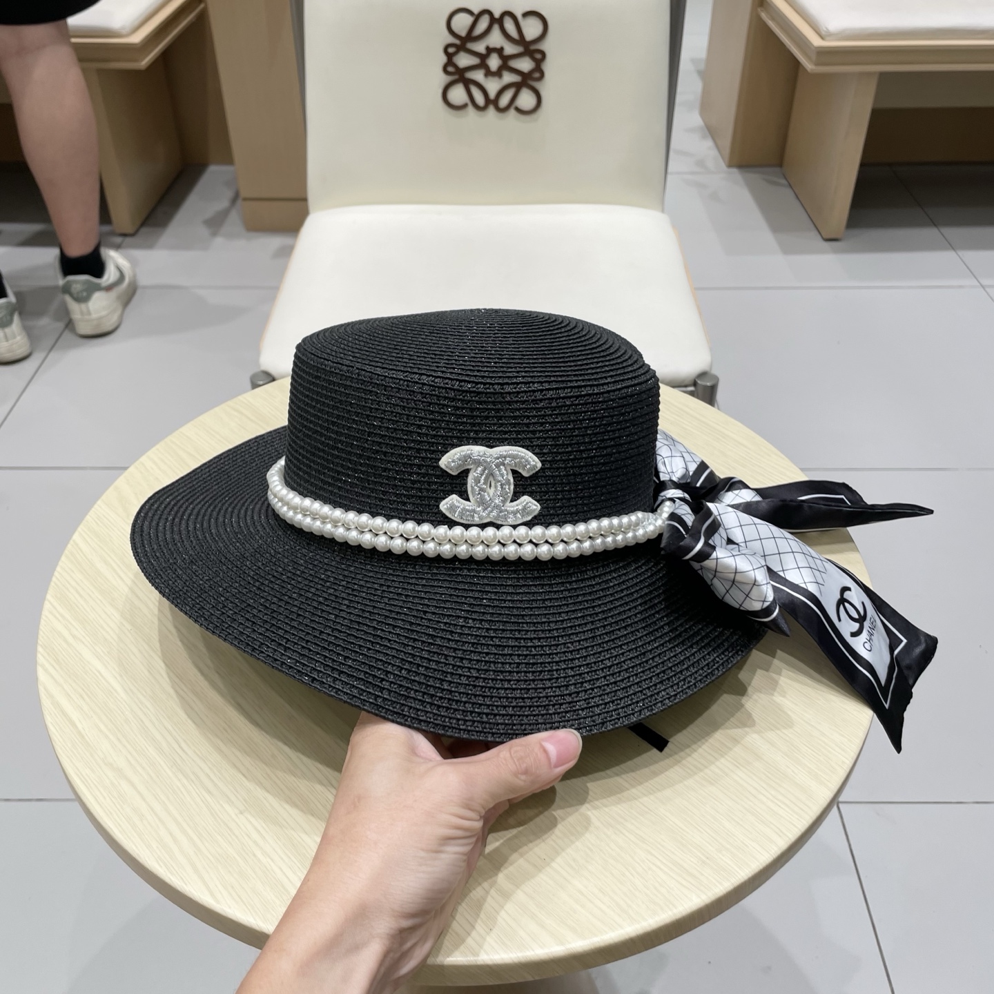 。香奈儿CHANEL高端平顶草帽百搭不挑脸型平沿相对不遮挡视线 更加实用 日常和旅行都好戴 ins风 特