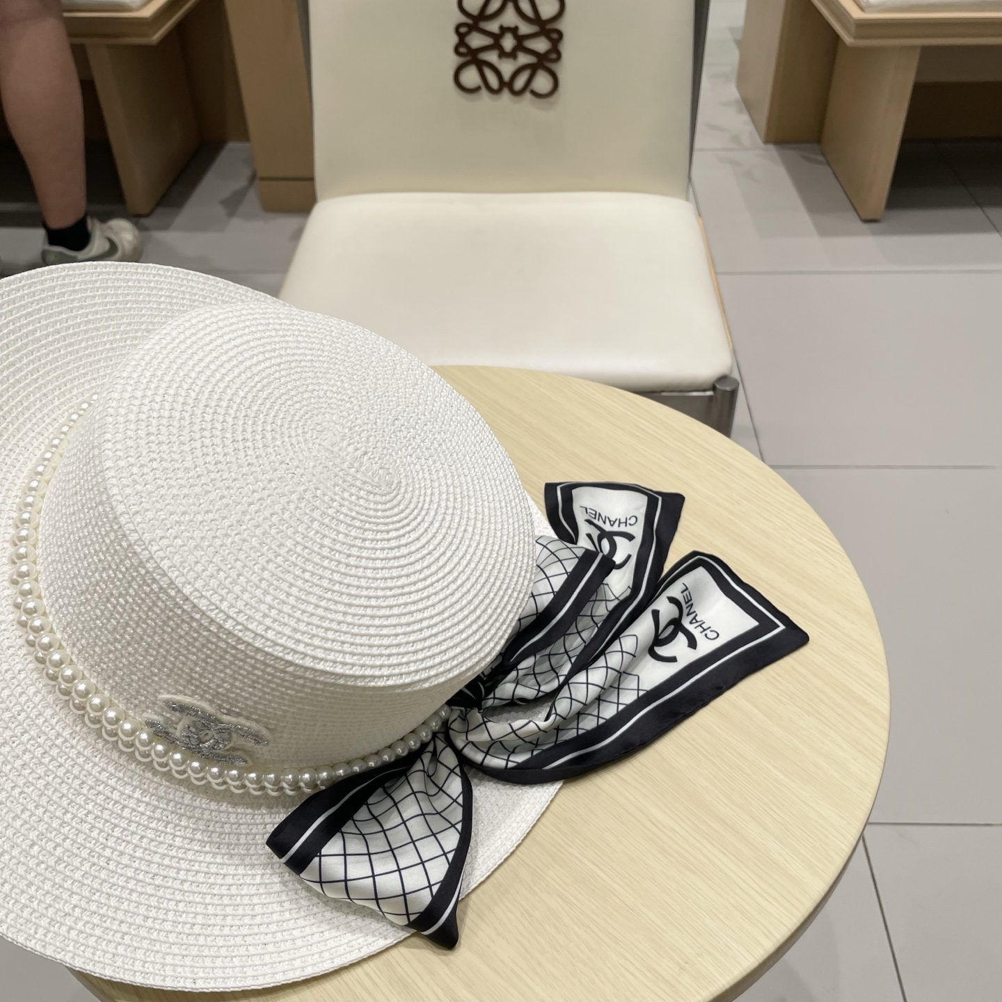 。香奈儿CHANEL高端平顶草帽百搭不挑脸型平沿相对不遮挡视线 更加实用 日常和旅行都好戴 ins风 特