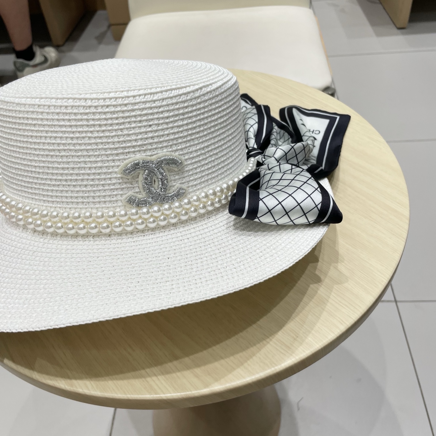 。香奈儿CHANEL高端平顶草帽百搭不挑脸型平沿相对不遮挡视线 更加实用 日常和旅行都好戴 ins风 特