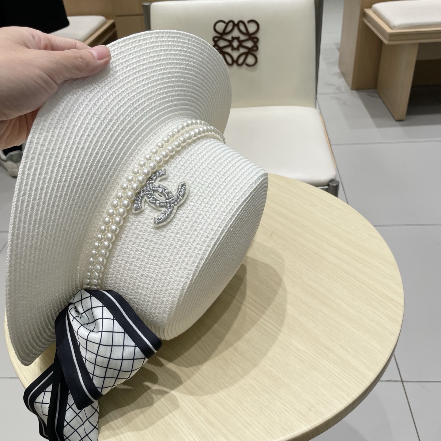 。香奈儿CHANEL高端平顶草帽百搭不挑脸型平沿相对不遮挡视线 更加实用 日常和旅行都好戴 ins风 特