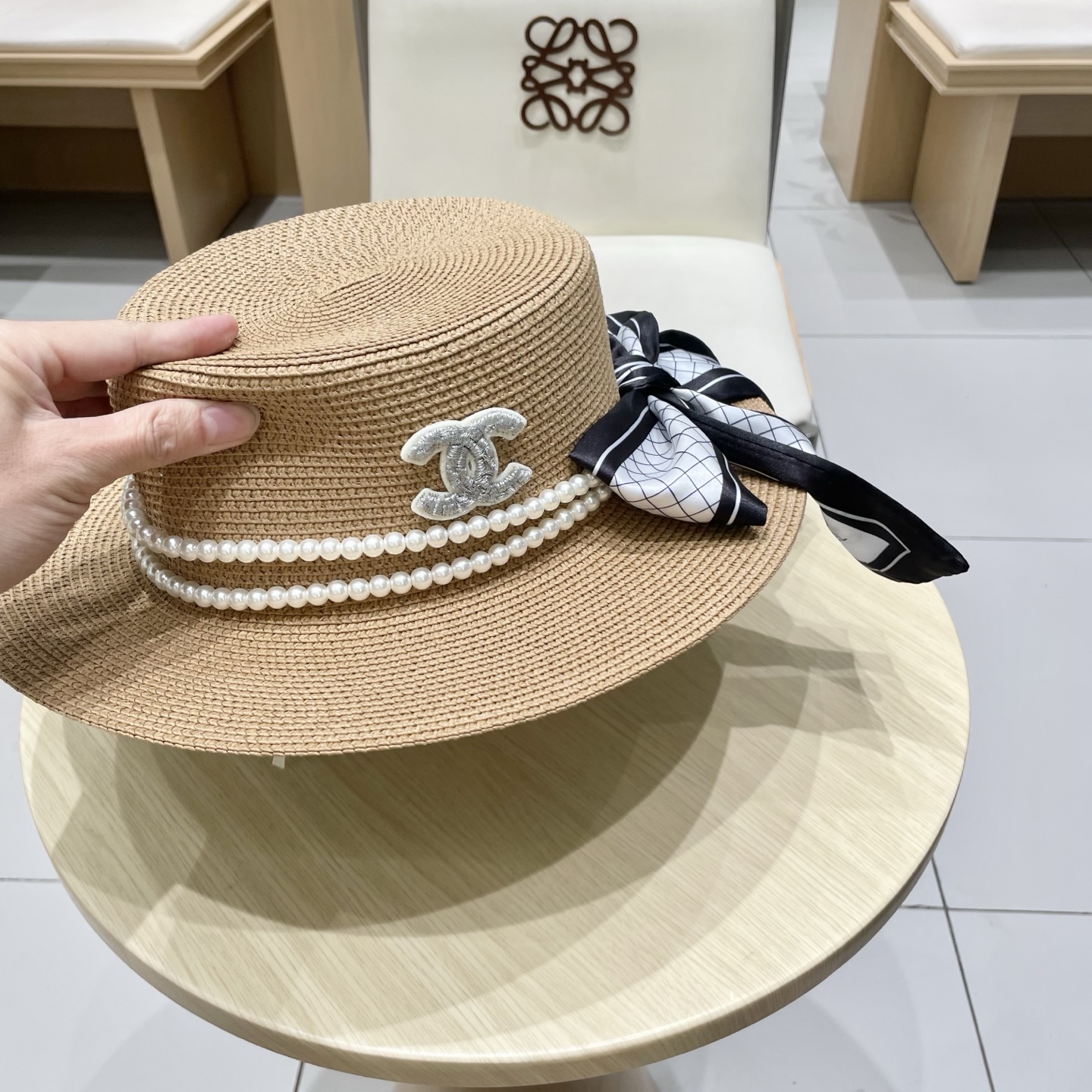 。香奈儿CHANEL高端平顶草帽百搭不挑脸型平沿相对不遮挡视线 更加实用 日常和旅行都好戴 ins风 特