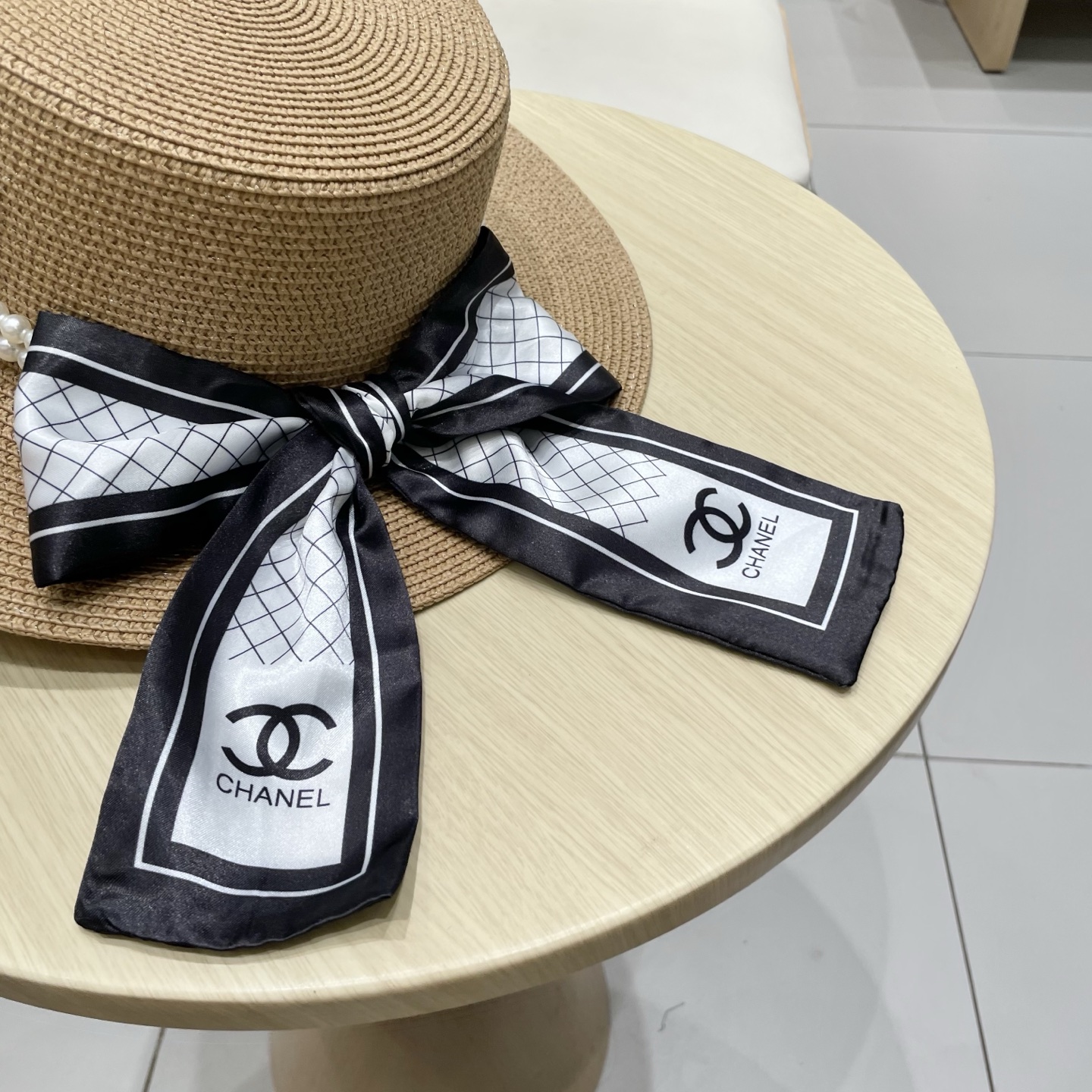 。香奈儿CHANEL高端平顶草帽百搭不挑脸型平沿相对不遮挡视线 更加实用 日常和旅行都好戴 ins风 特