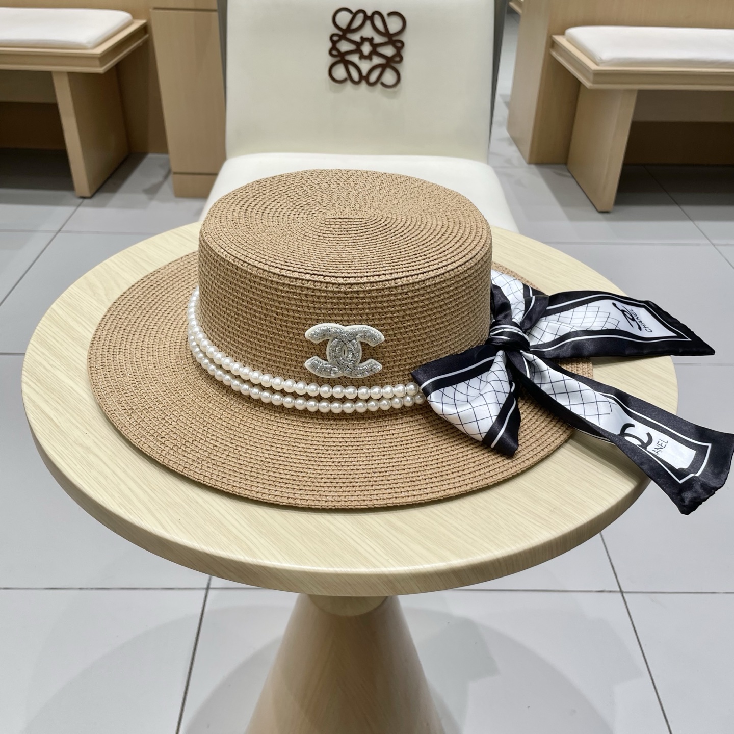 。香奈儿CHANEL高端平顶草帽百搭不挑脸型平沿相对不遮挡视线 更加实用 日常和旅行都好戴 ins风 特