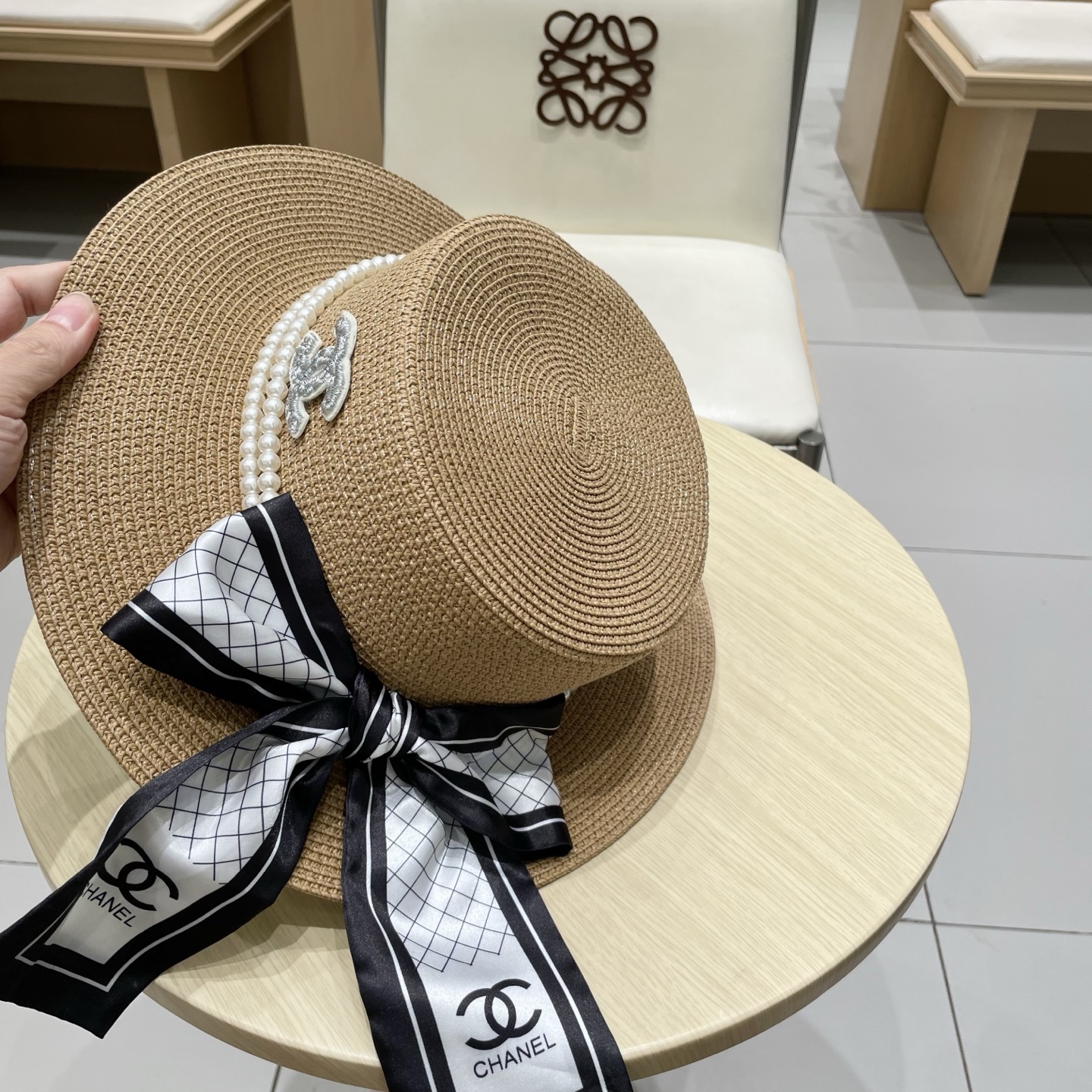 。香奈儿CHANEL高端平顶草帽百搭不挑脸型平沿相对不遮挡视线 更加实用 日常和旅行都好戴 ins风 特